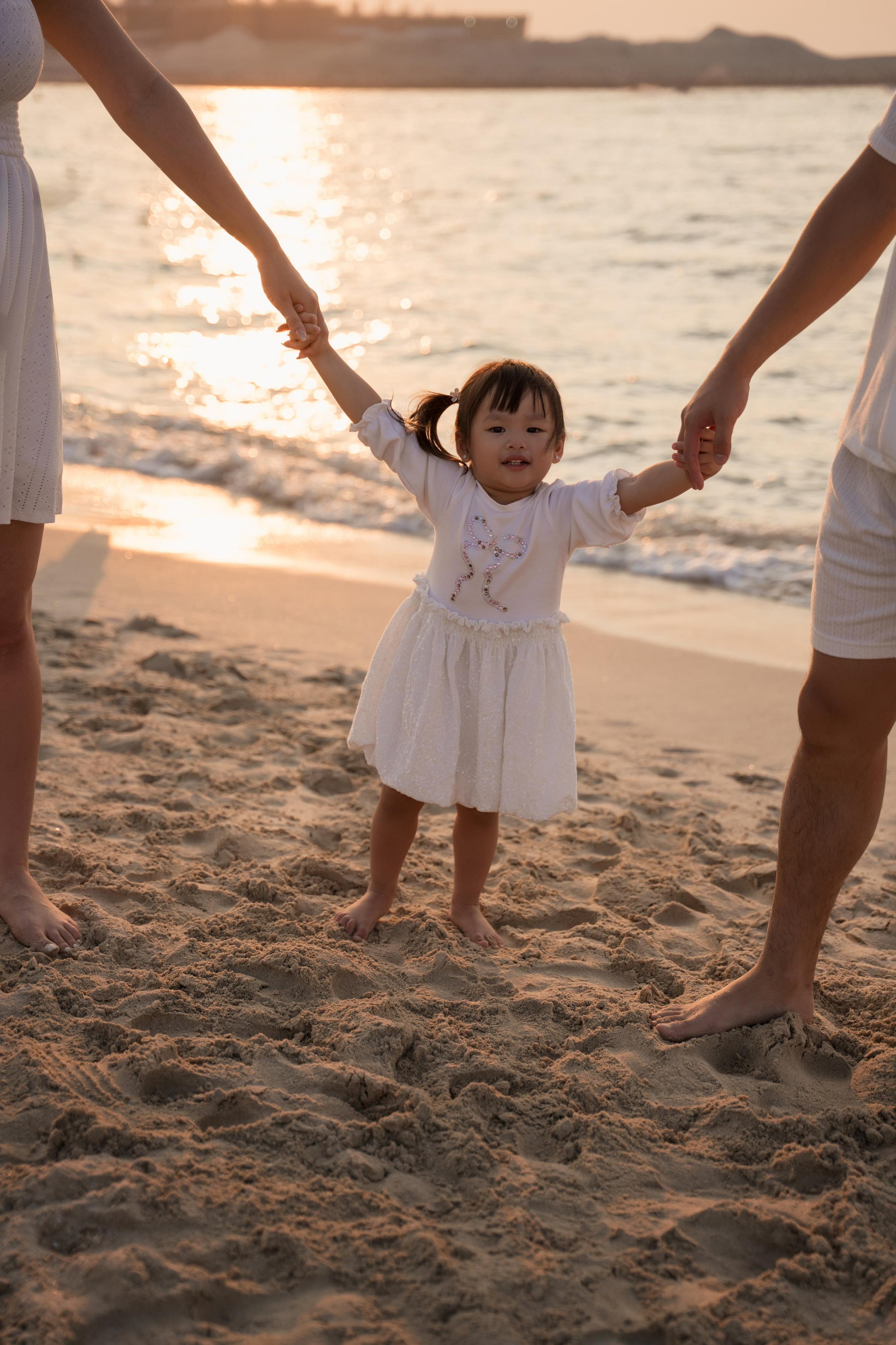 Sea breeze and giggles. Angela Iakovleva — Family Photographer in Dubai