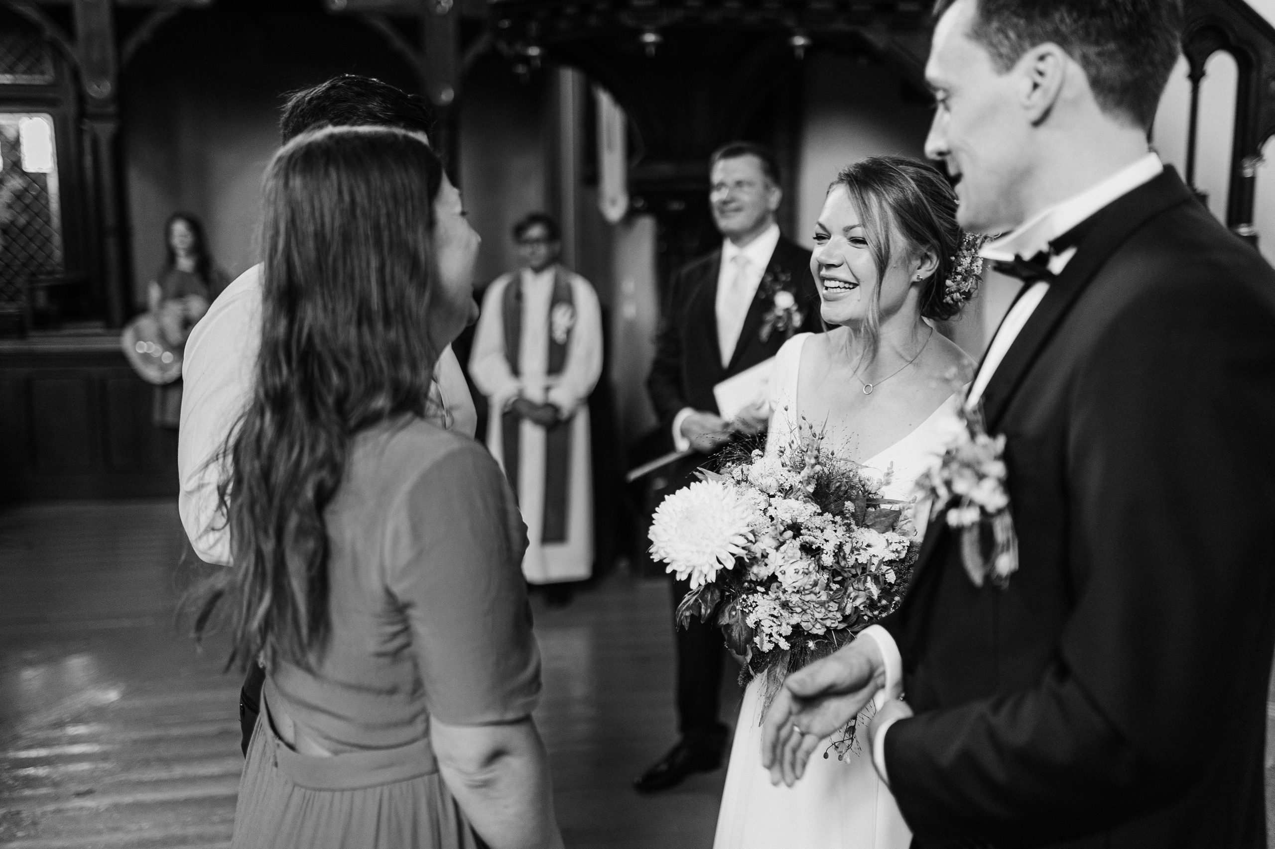 DIEVS SIRDĪ UN VĒJŠ MATOS