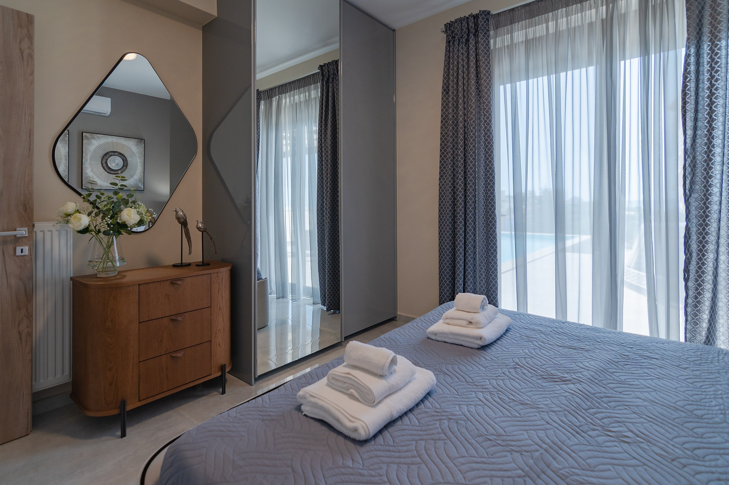 Stone House in Plaka. Photograper in Chania, Crete