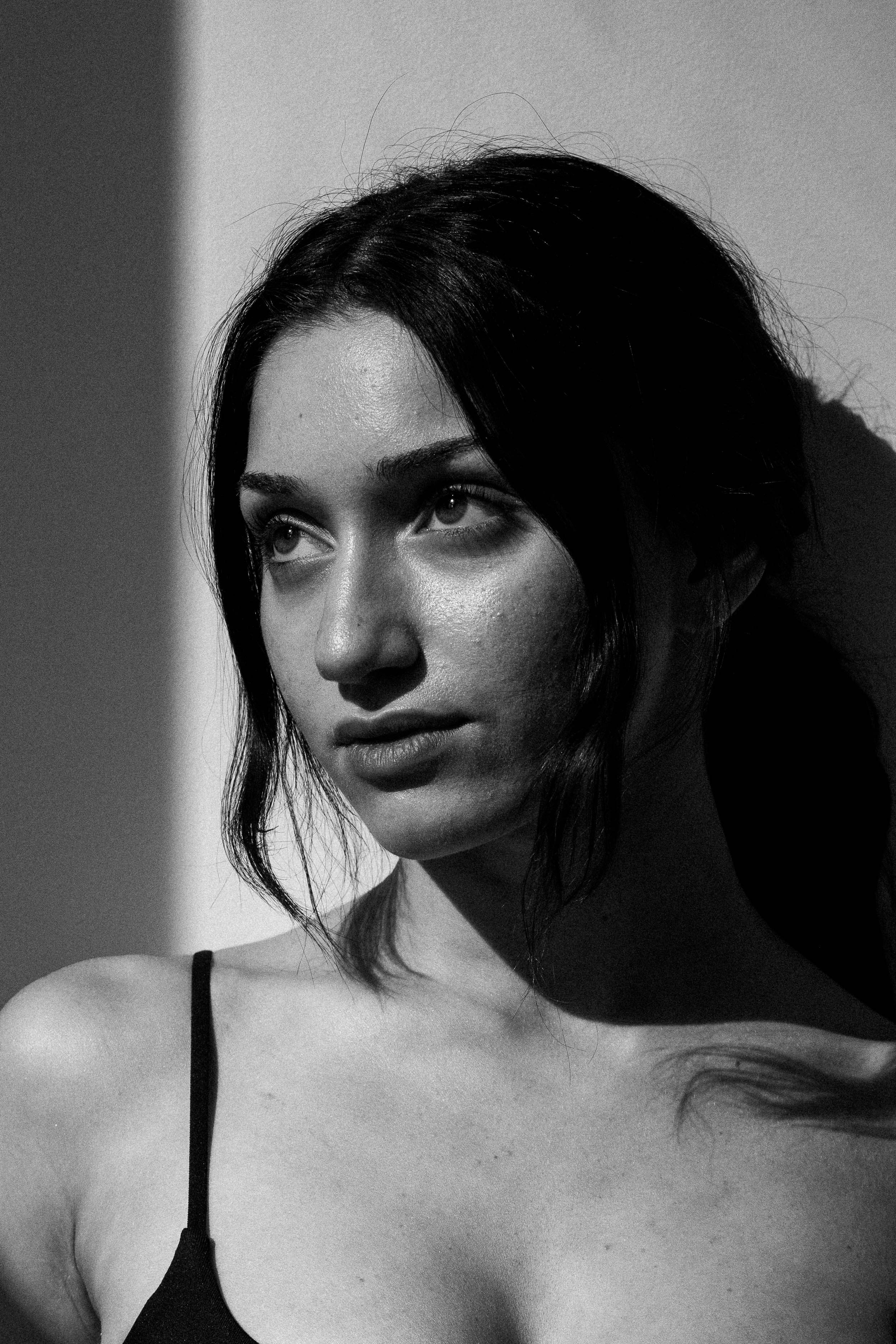 E. Rawnoir- Portrait photography by Daria Paliy.Timeless black&white portraits of women in NYC area