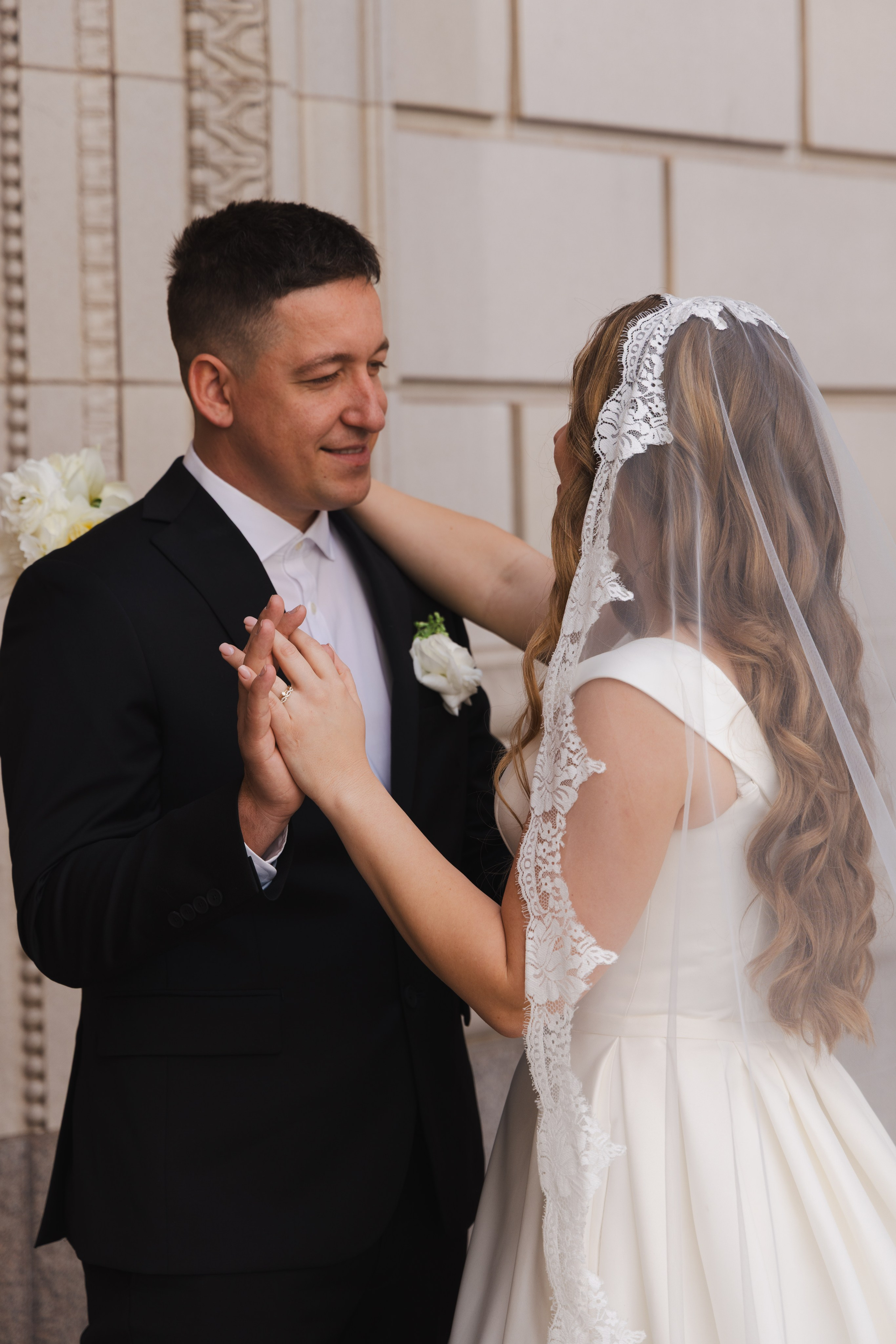 Wedding photography. Eikanmedia | Photographer and videographer capturing weddings, families, engagements, pregnancy & newborns | Vancouver, WA | USA