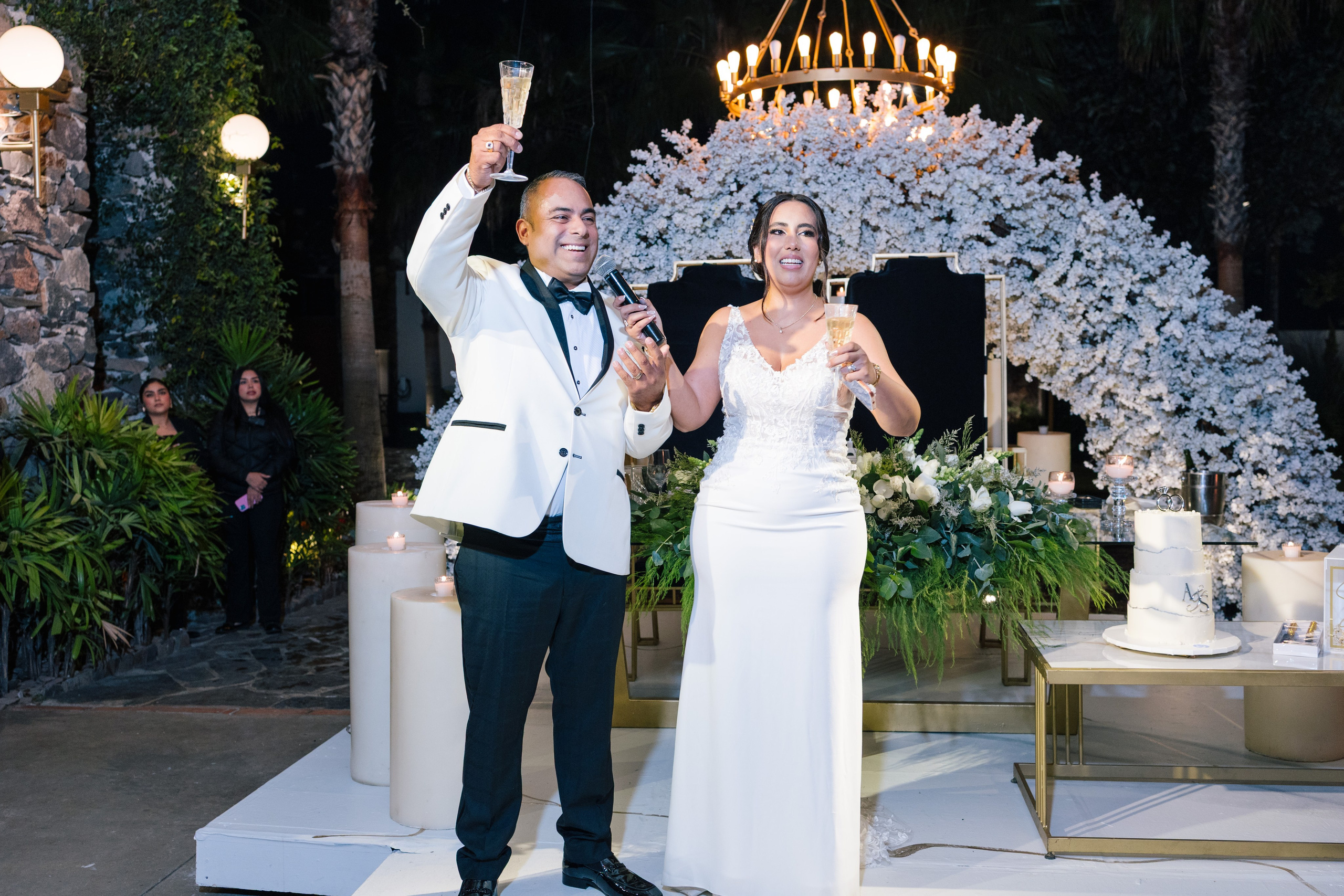 Alejandra y Salvador. Principal