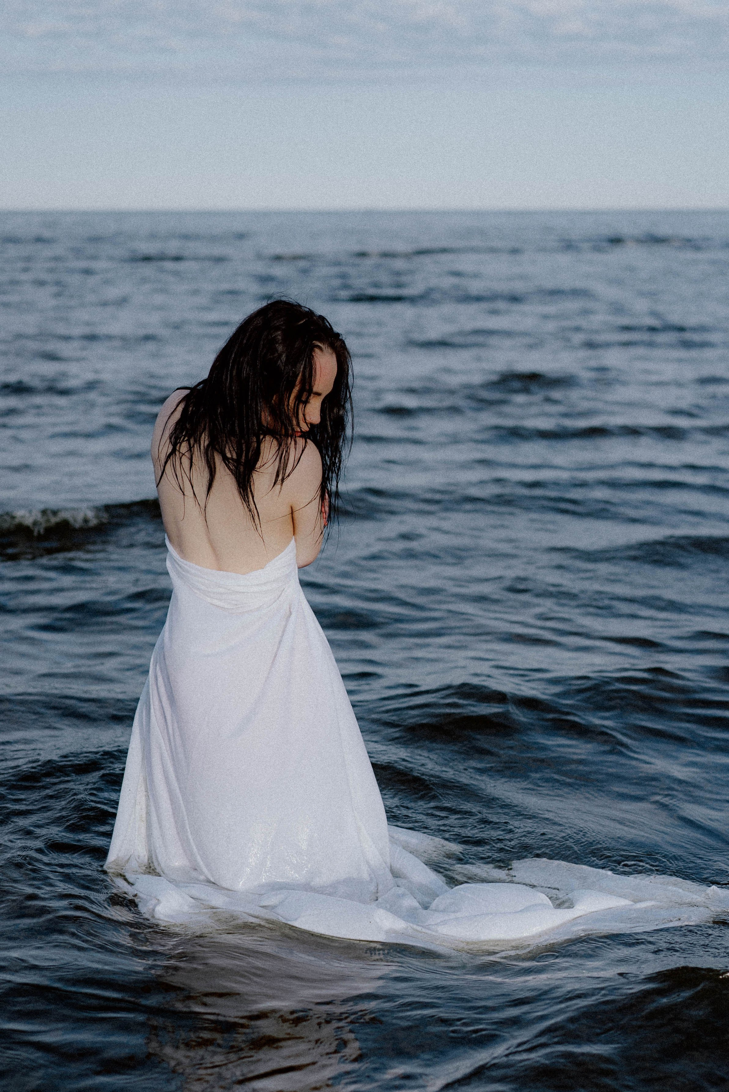 Bed in water. Videographer and photographer in New York // MAKAROV.VIDEO