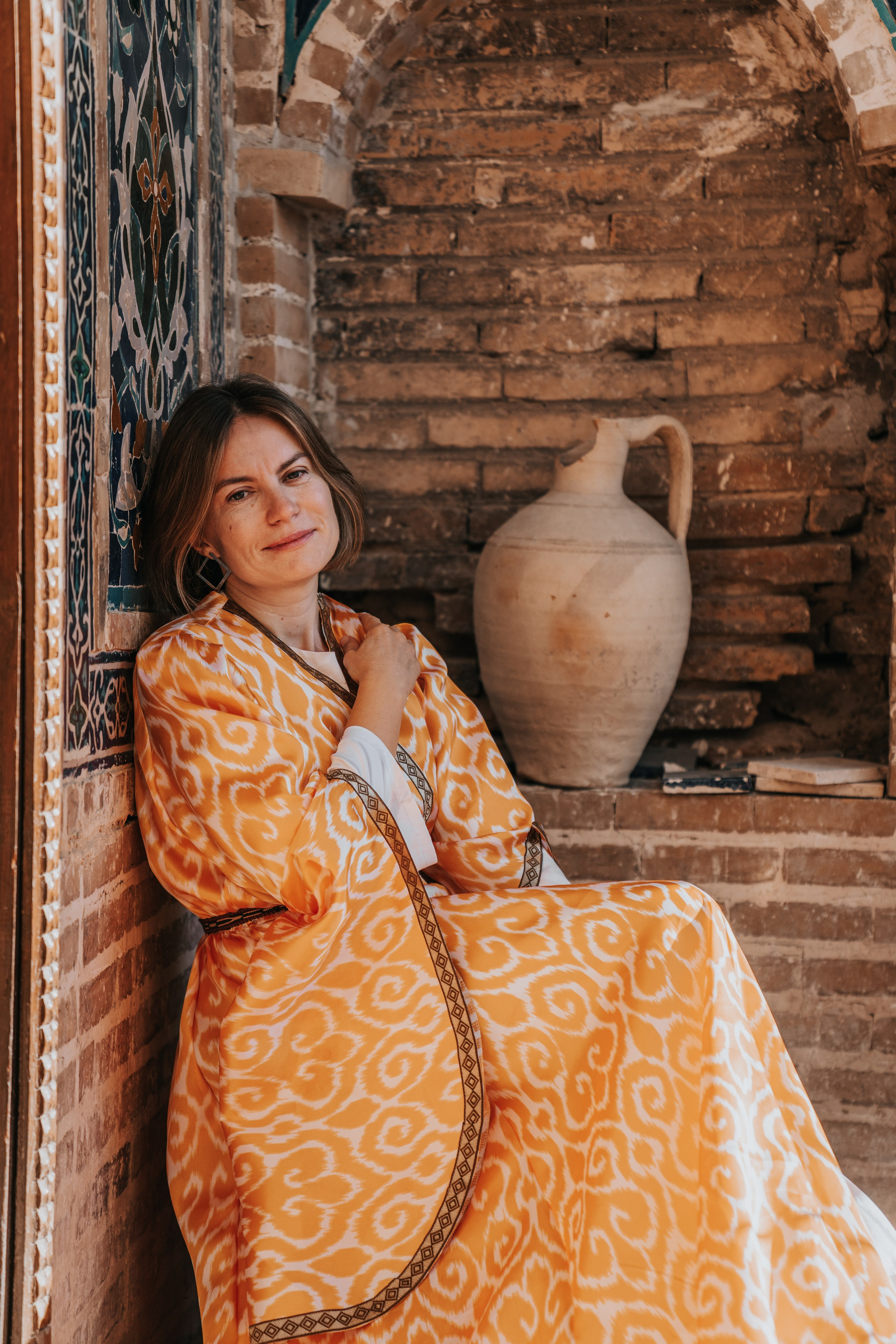 Этнические платья для фотографий в Бухаре. Фотограф в Узбекистане и Самарканде Джасур Марупов