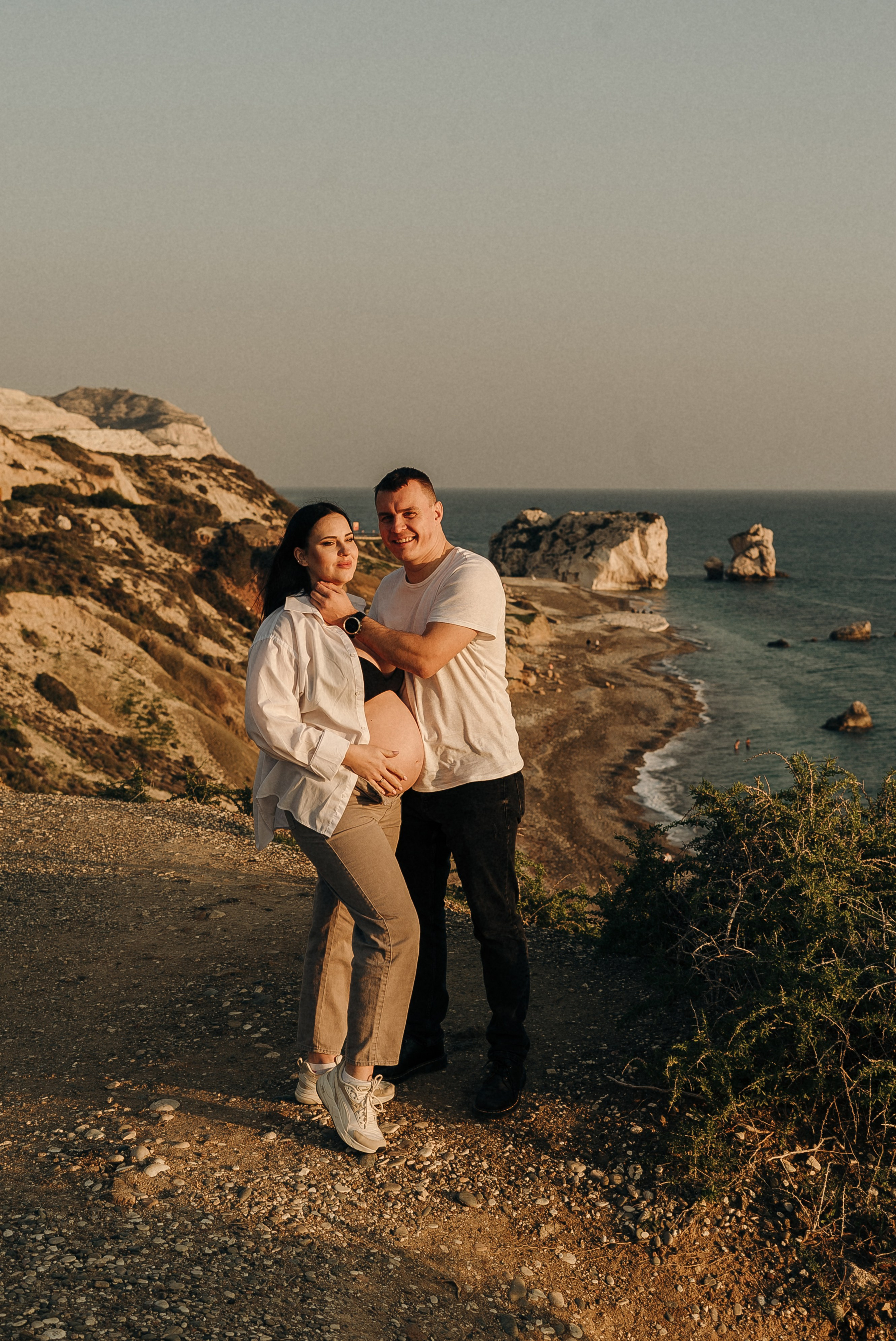 Фотосессия беременности на закате у Камня Афродиты | Maternity photoshoot at Aphrodite’s Rock. Портретный и семейный фотограф в Лимассоле Кипр Анна Руссу