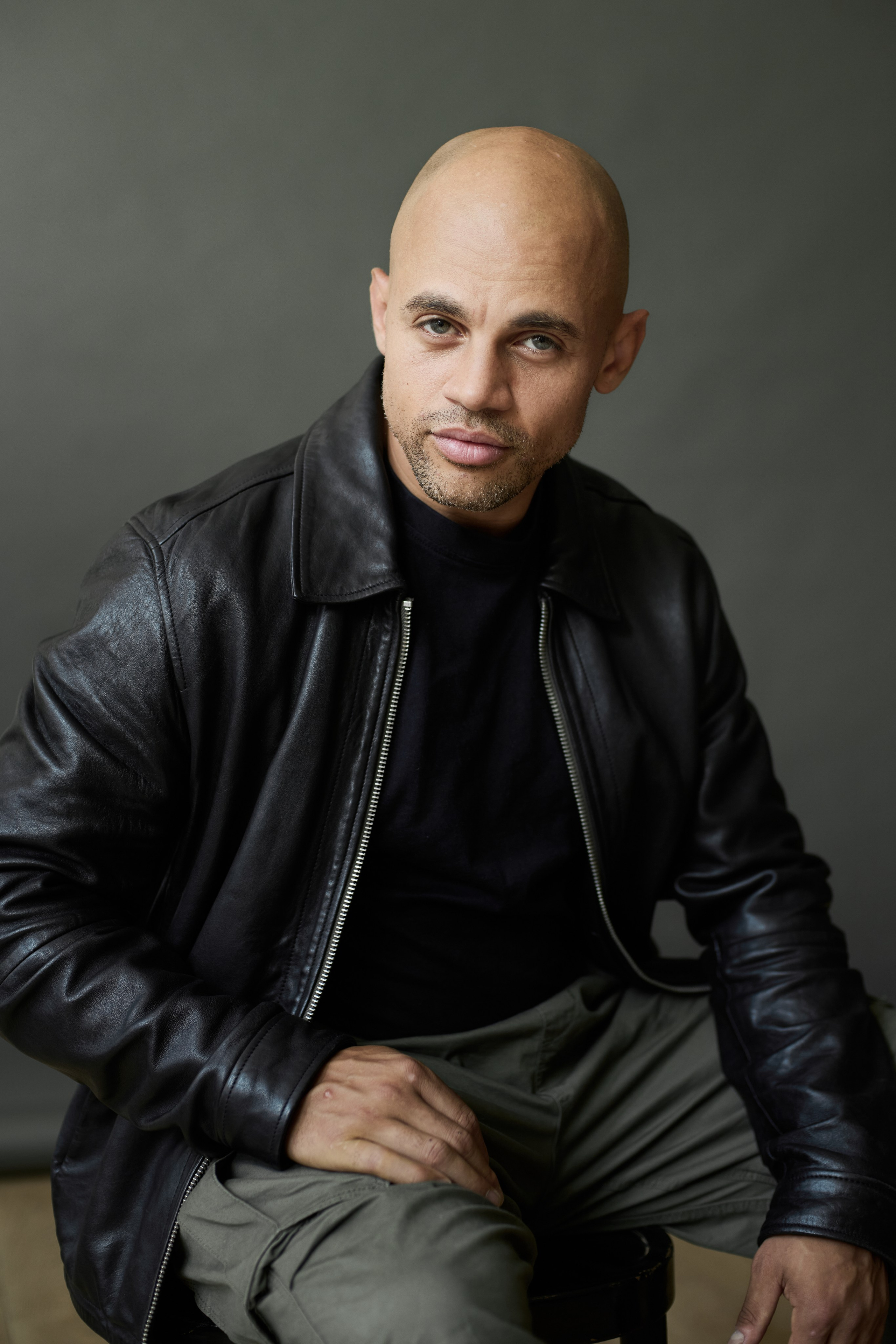 Headshot of actor Geoffrey Thompson