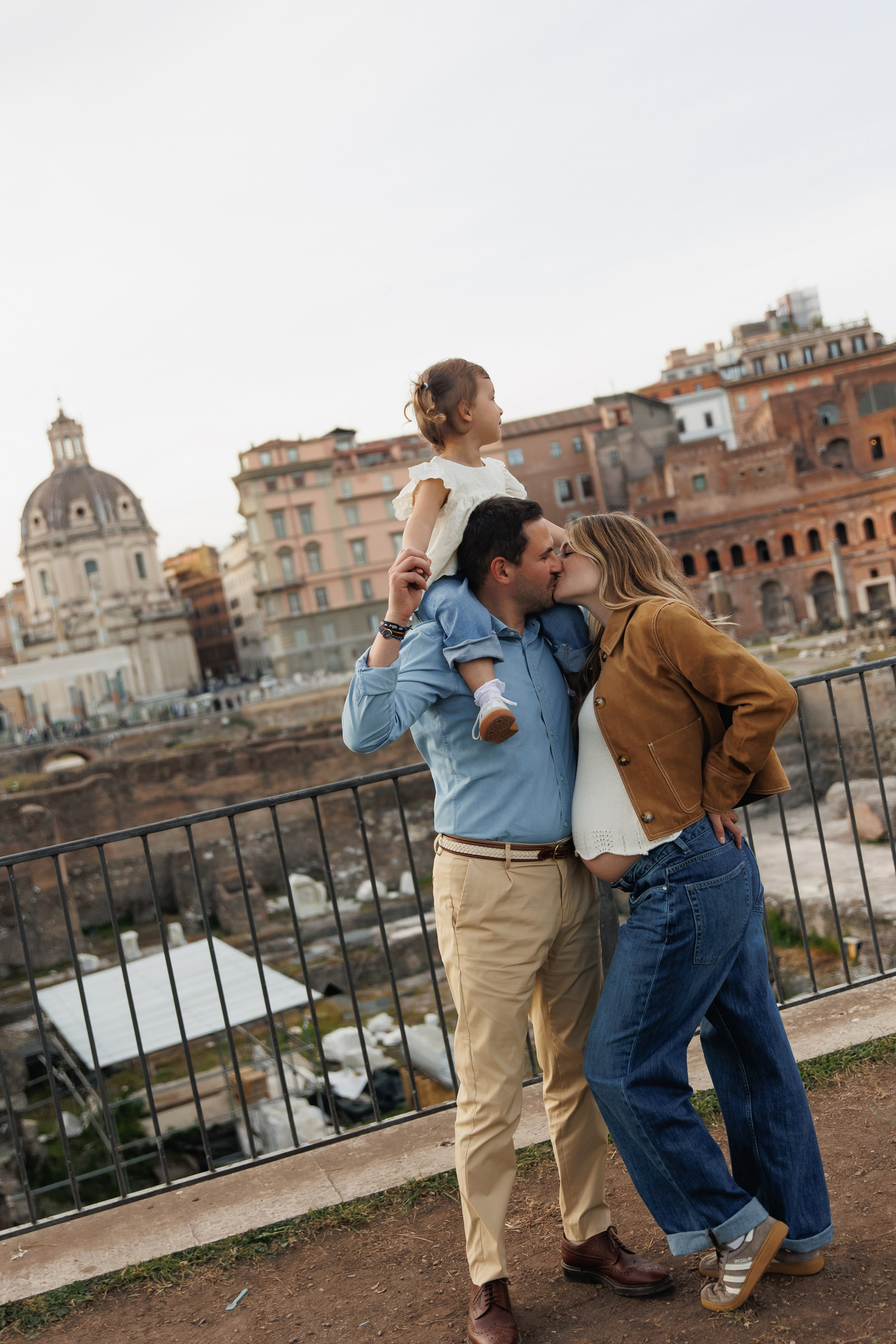 Famaly shooting in Rome. Wedding Photographer Rome Tuscany Como Sicily Puglia Amalfy Italy- Oksana Savenchuk