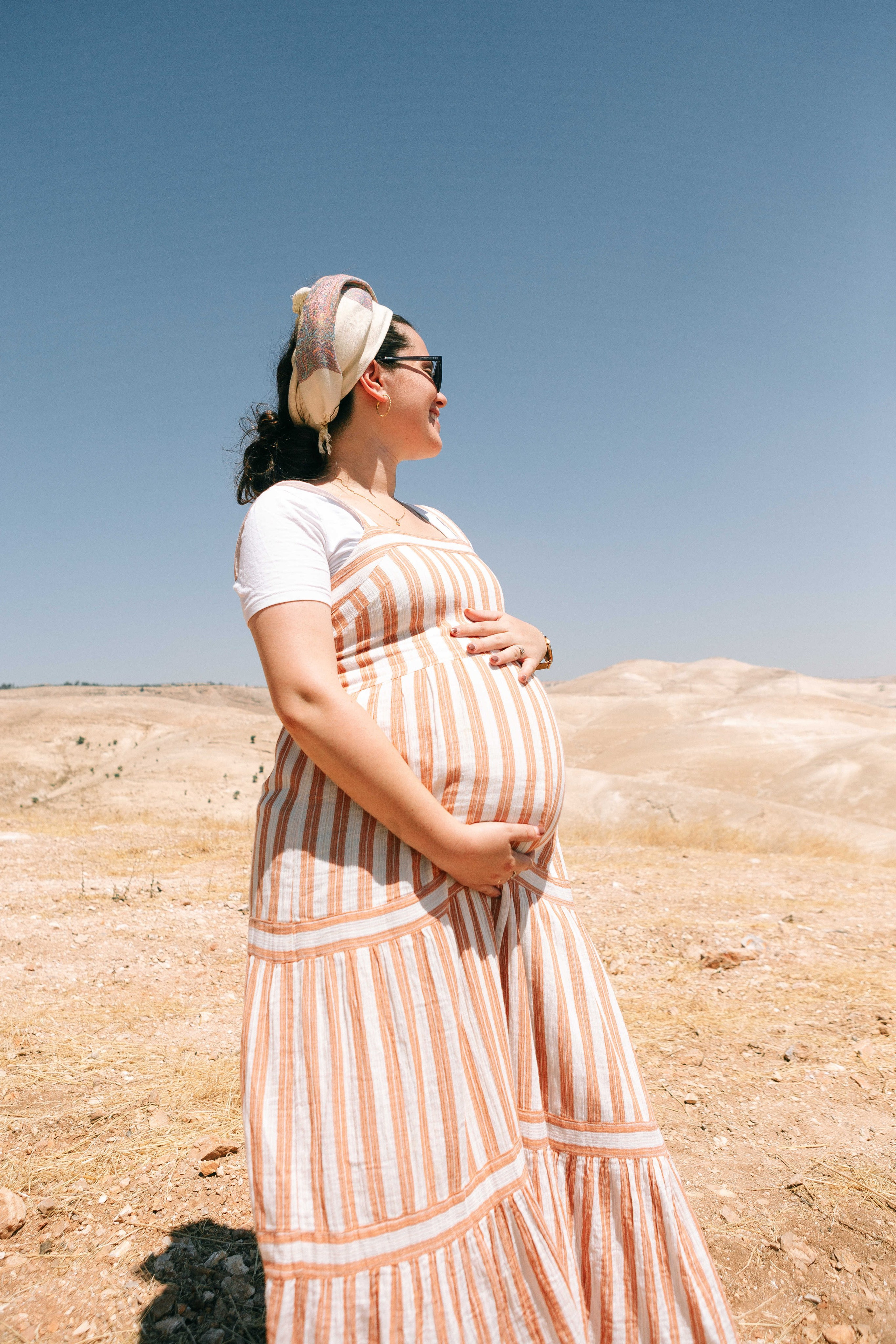 MAALE ADUMIM, HOME PHOTO SESSION + DESERT. Https://shi-photo.com/