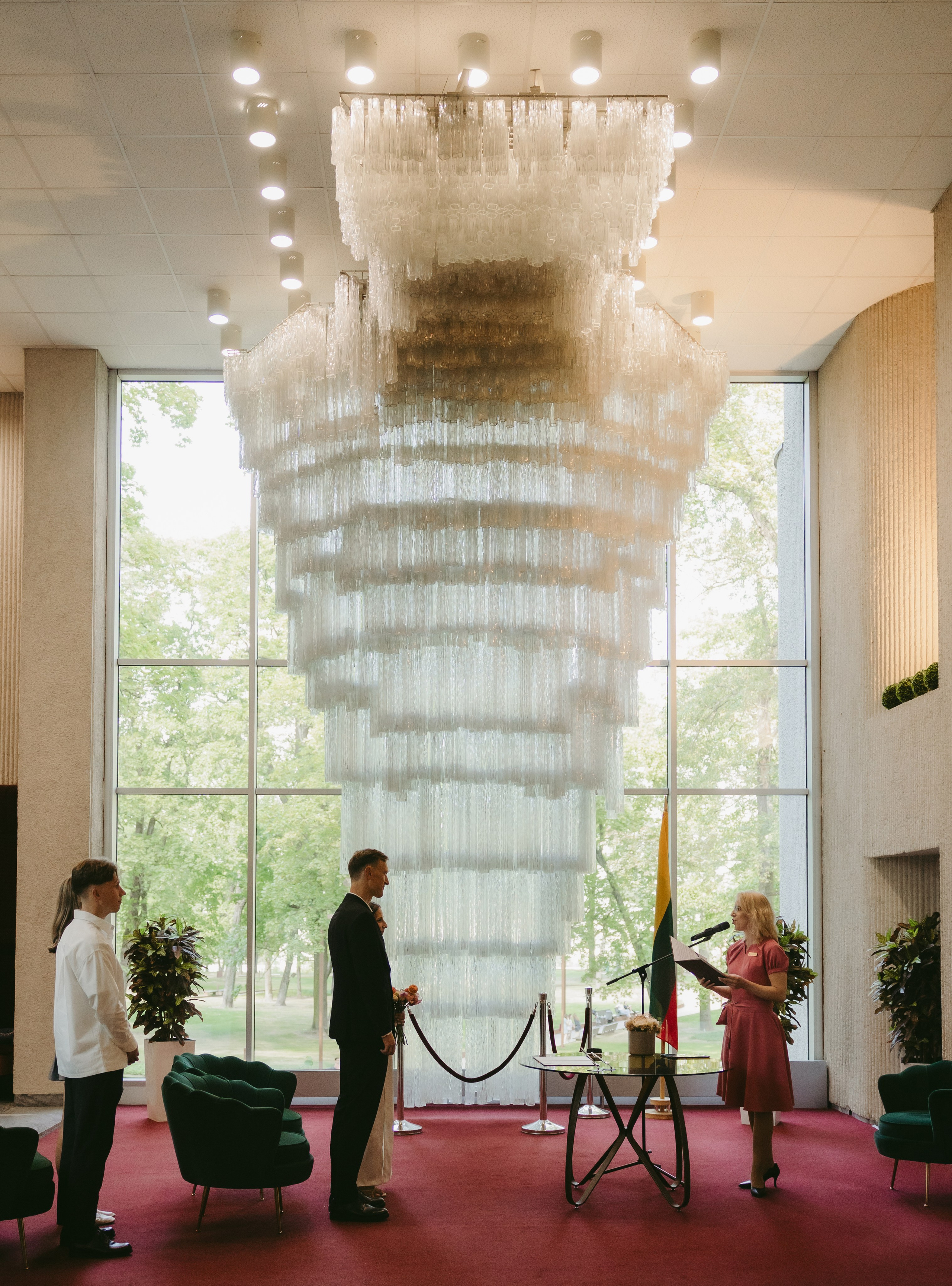 Miglė ir Mindaugas | 2024 | MIESTO VESTUVĖS. Vestuvių ir šeimų fotografė Lena Bondarenko / belove photo