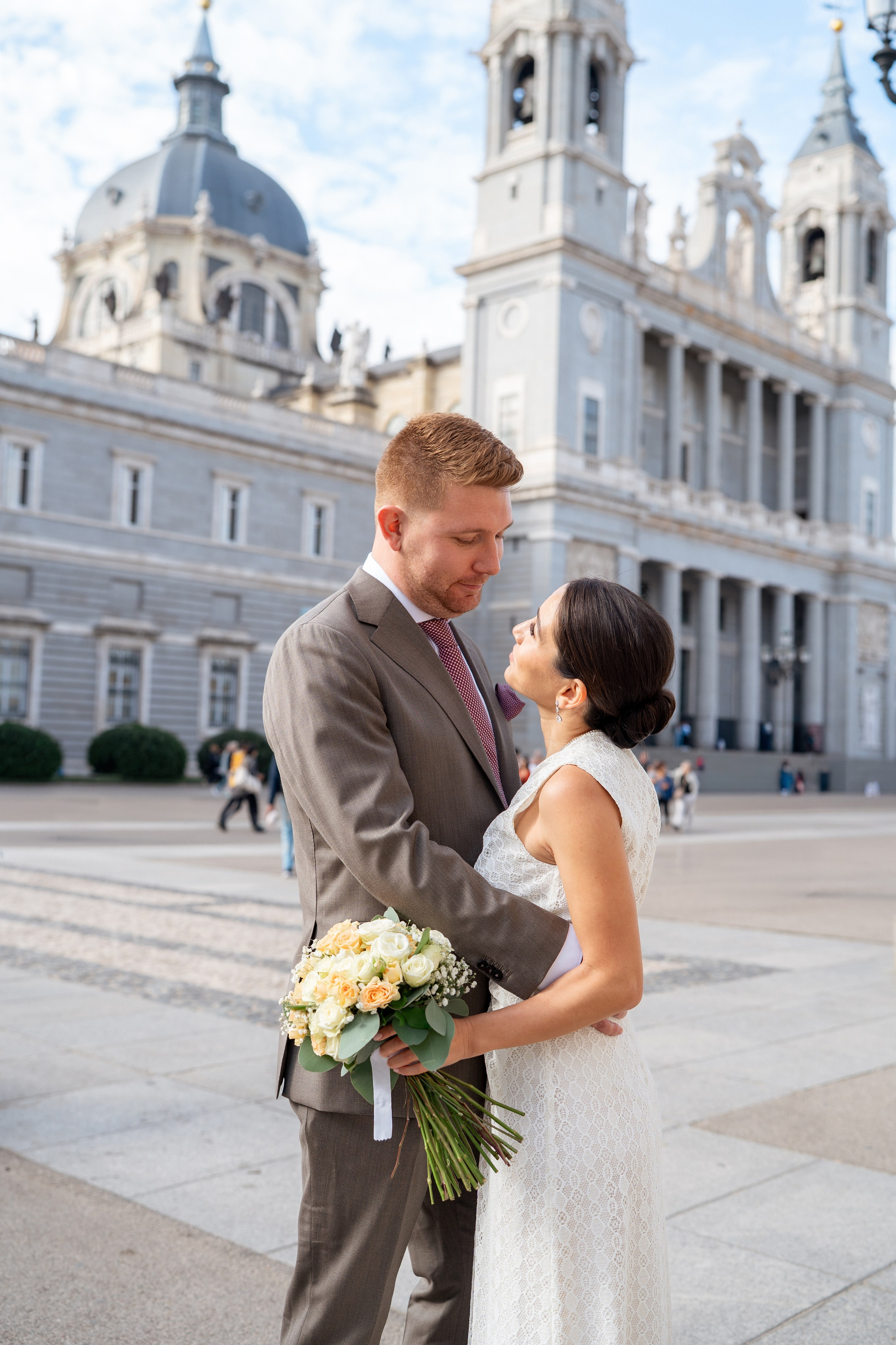 Elopement photoshoot in Madrid city centre. Fotógrafo en Madrid, España. Alyona Belyaninova