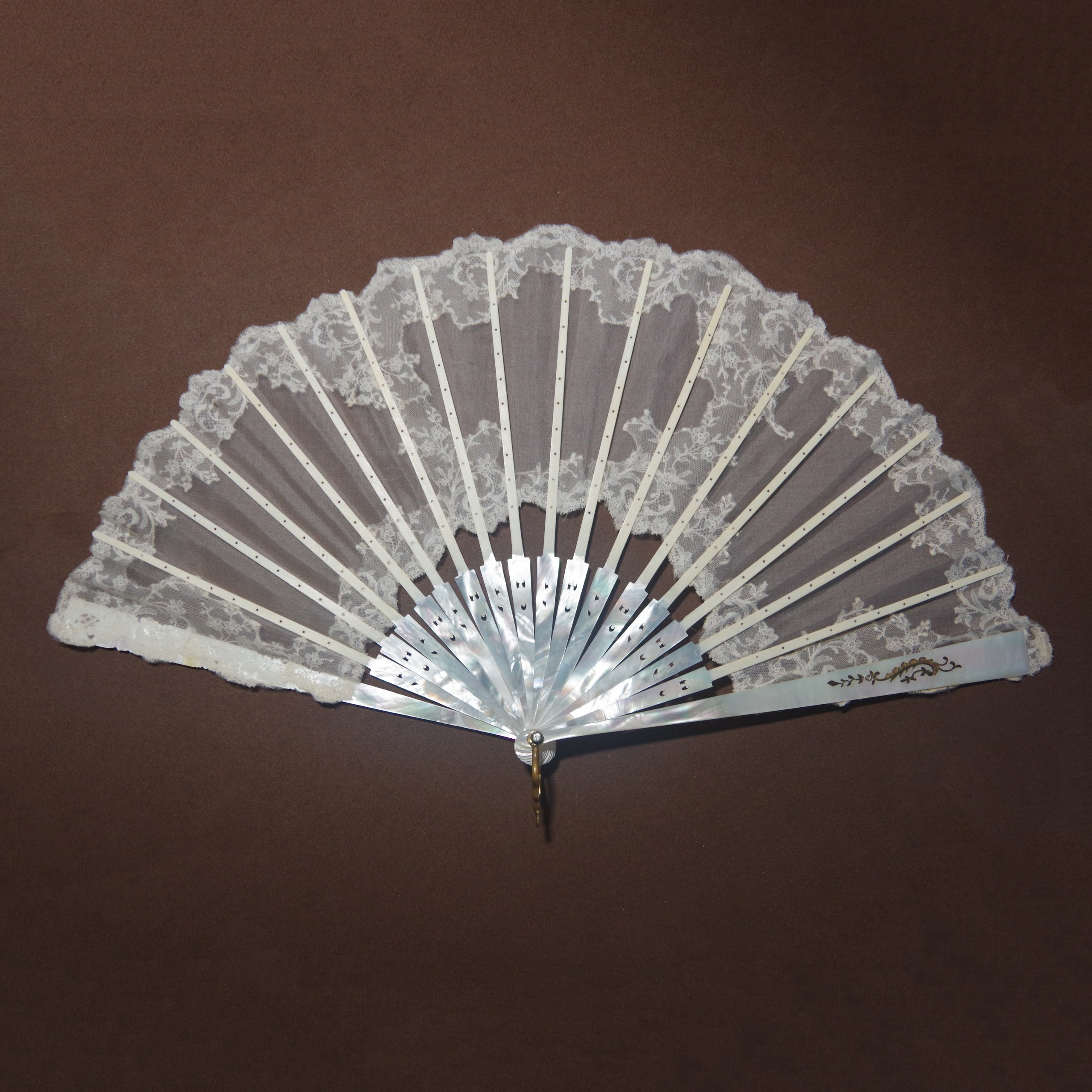 Greenfan. Современнные и актикварные украшения в Барселоне, Москве и Санкт-Петербурге