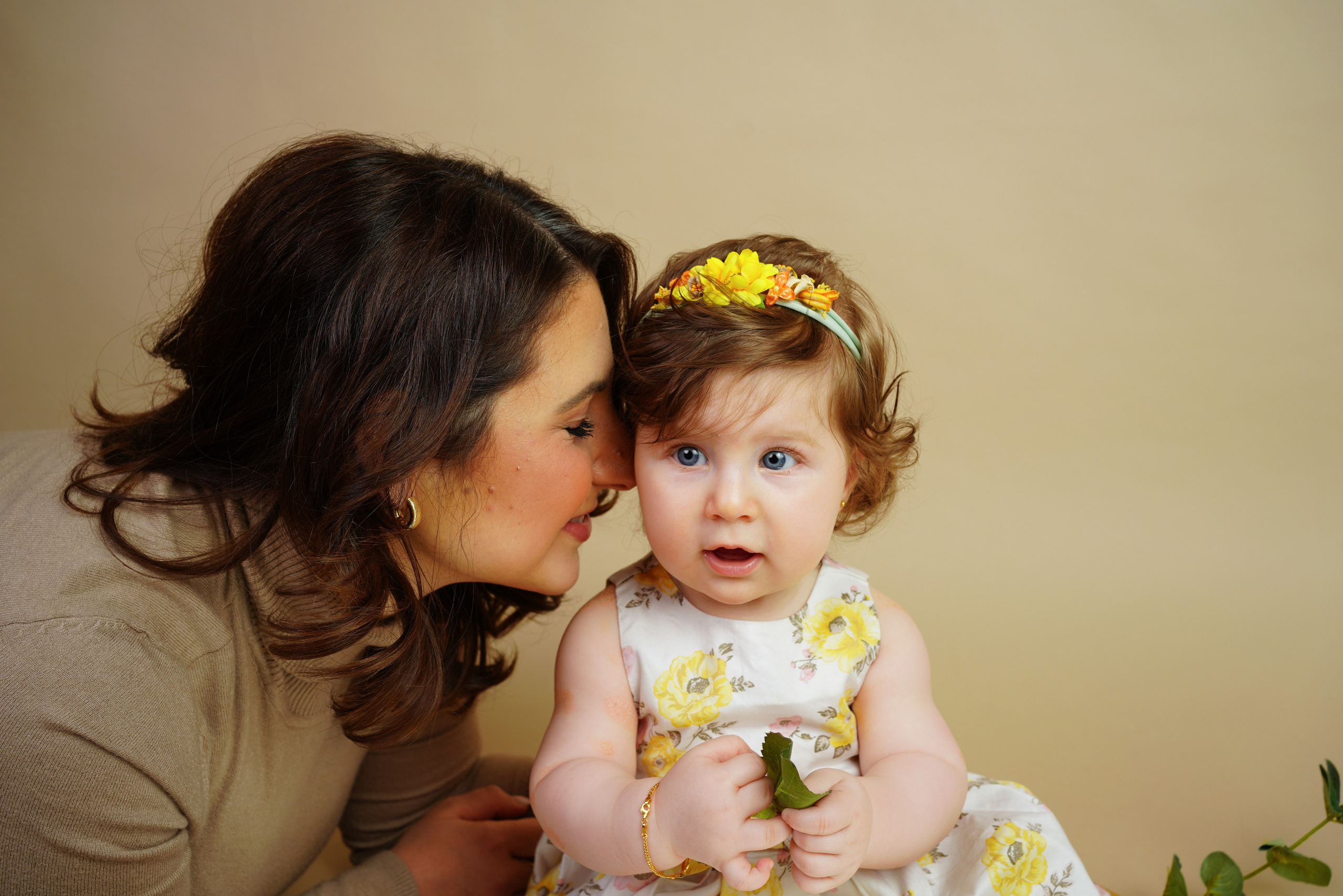 Liyana ½ Jahr. Neugeborenenfotografin und Retoucher in Augsburg Nastassia Schneider