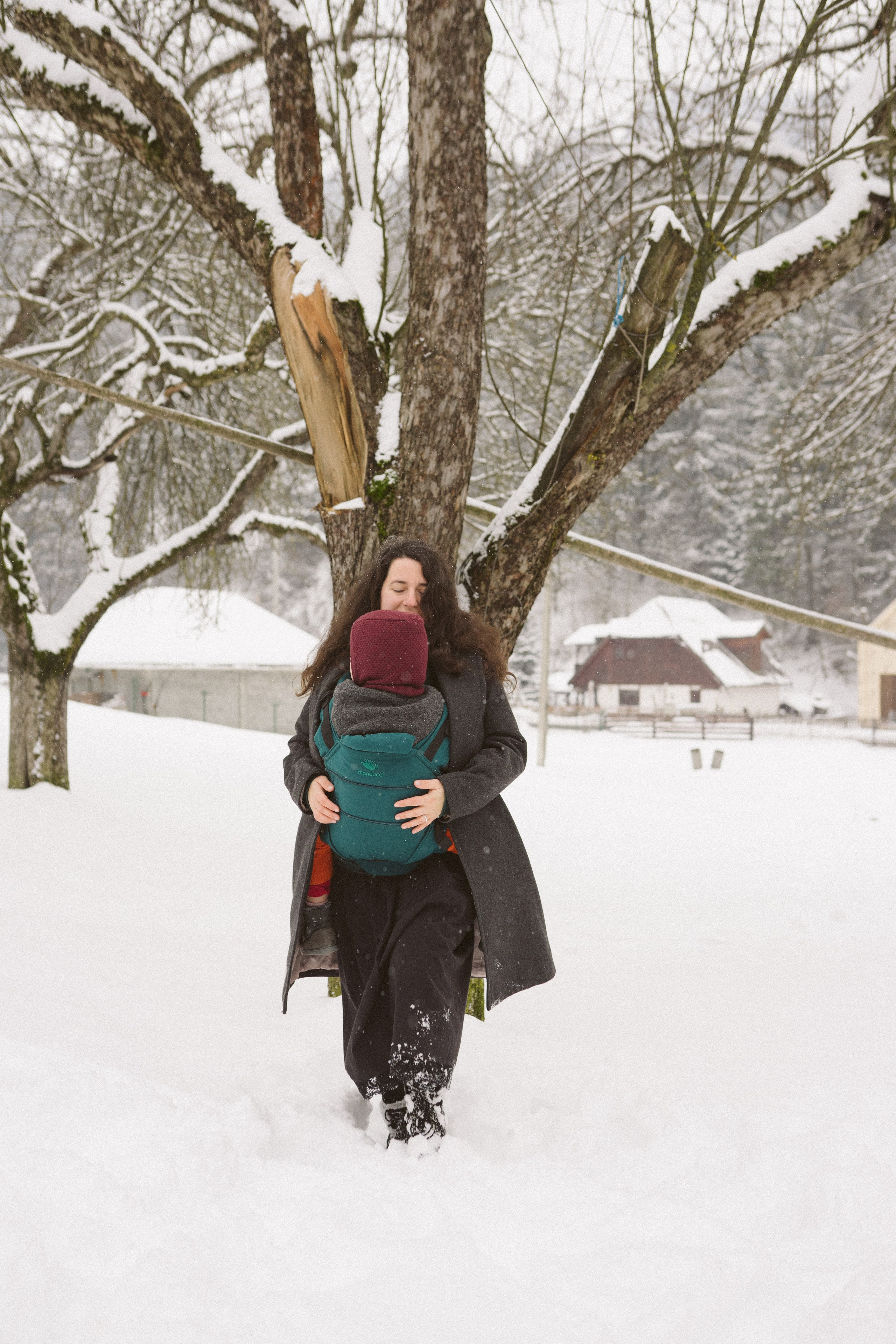 Review Manduca XT: Experiența mea de mamă | Mădălina Beda. Madalina Beda- Artist vizual, fotograf, doula la nastere, consultant babywearing Brasov si in toata tara
