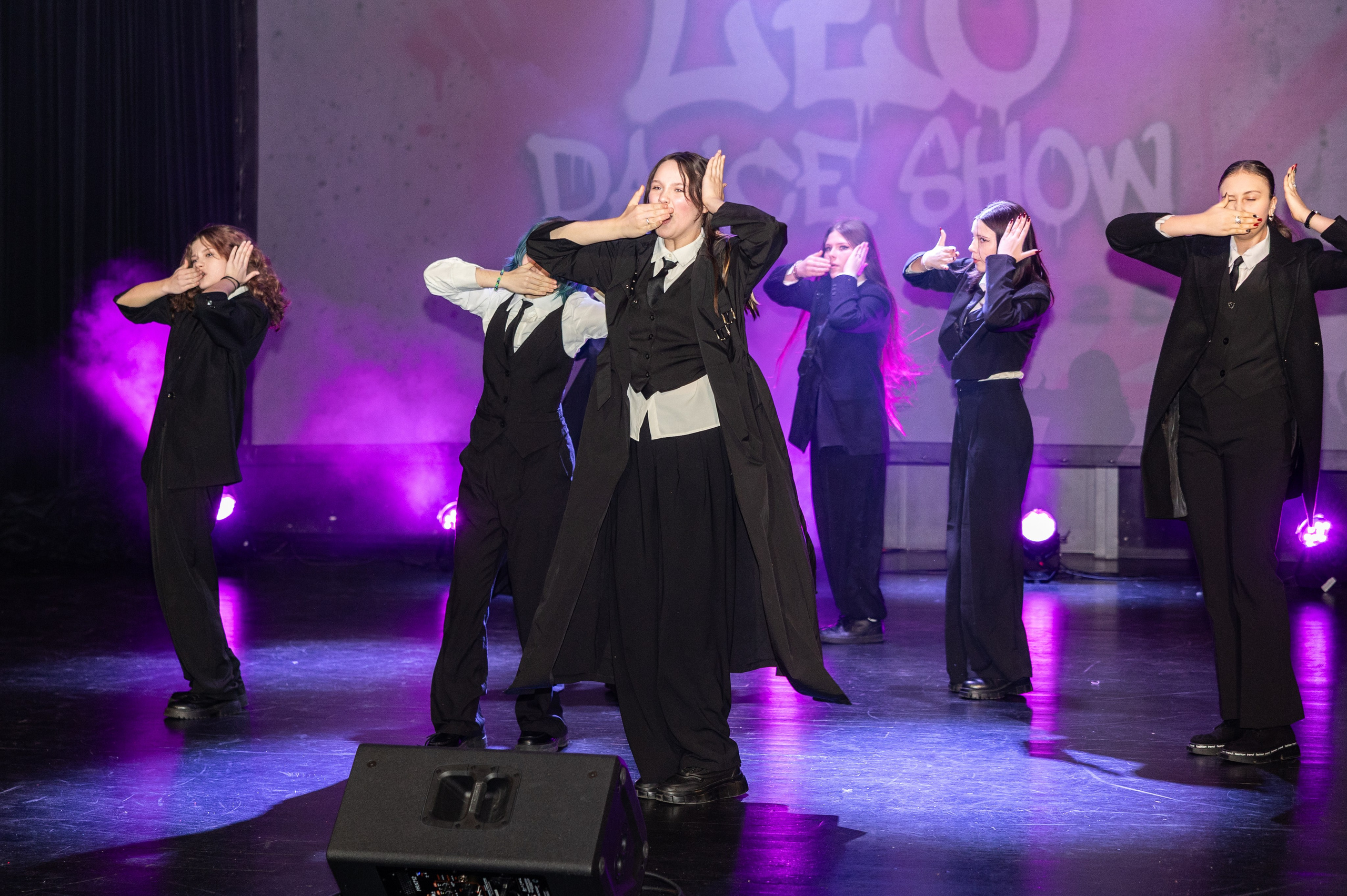 LEO DANCE SHOW WINTER 2025. Семейный и детский фотограф в Варшаве Мила Бобровская