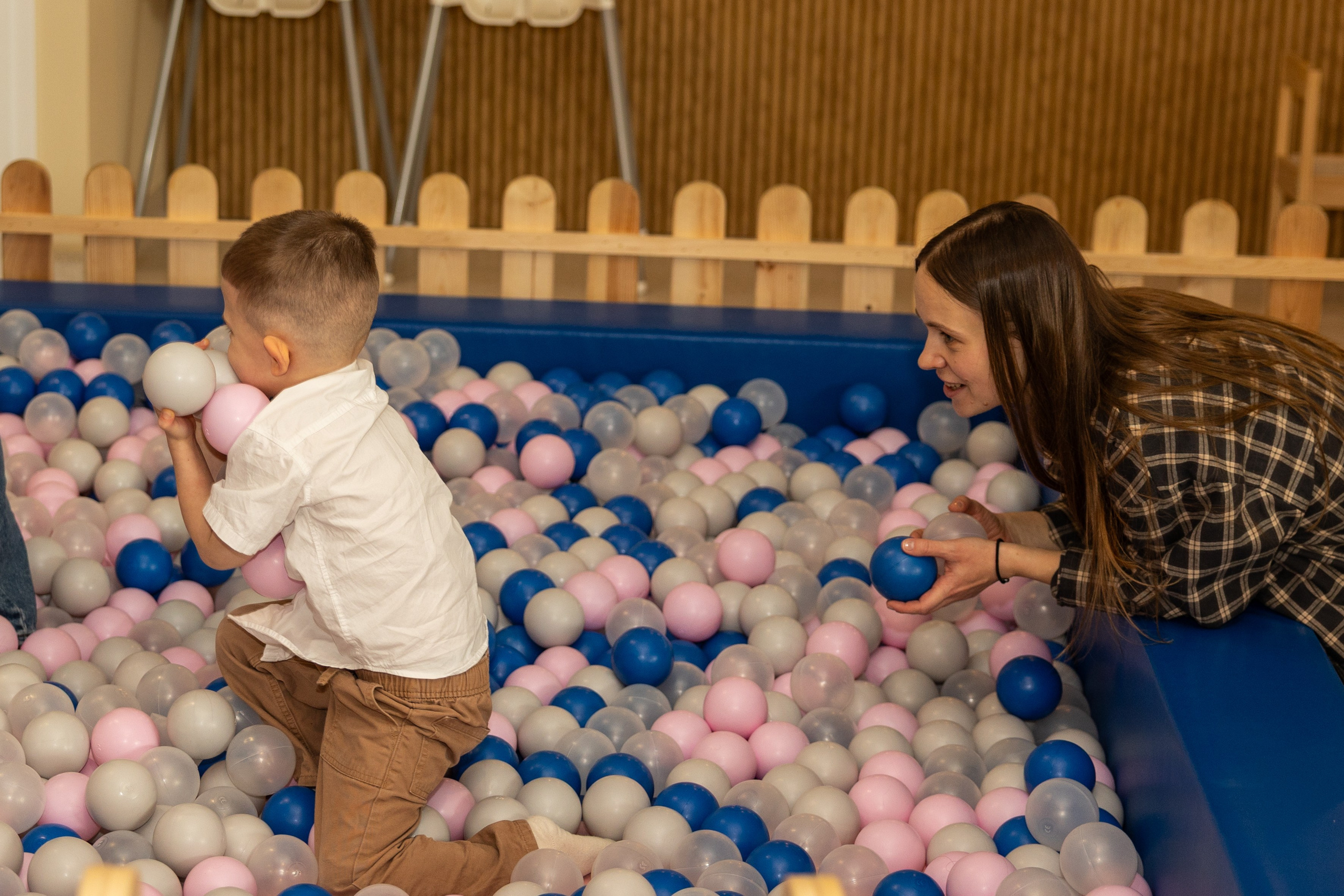 День рождения Артёма 24 января 2026 года. Семейный и детский фотограф в Варшаве Мила Бобровская
