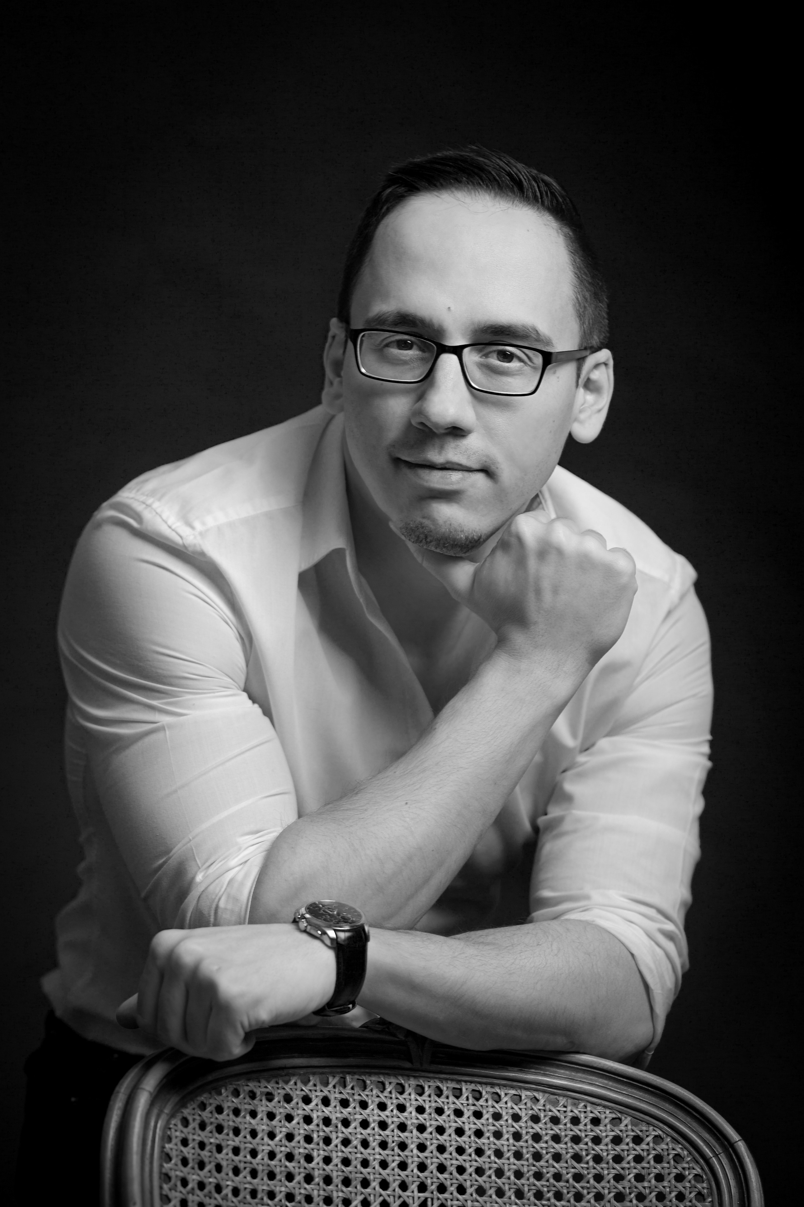 Мнения за фотограф Светлана Кънева. Фотограф Бургас. Фотосесии в студио и на открито, портрети, заснемане