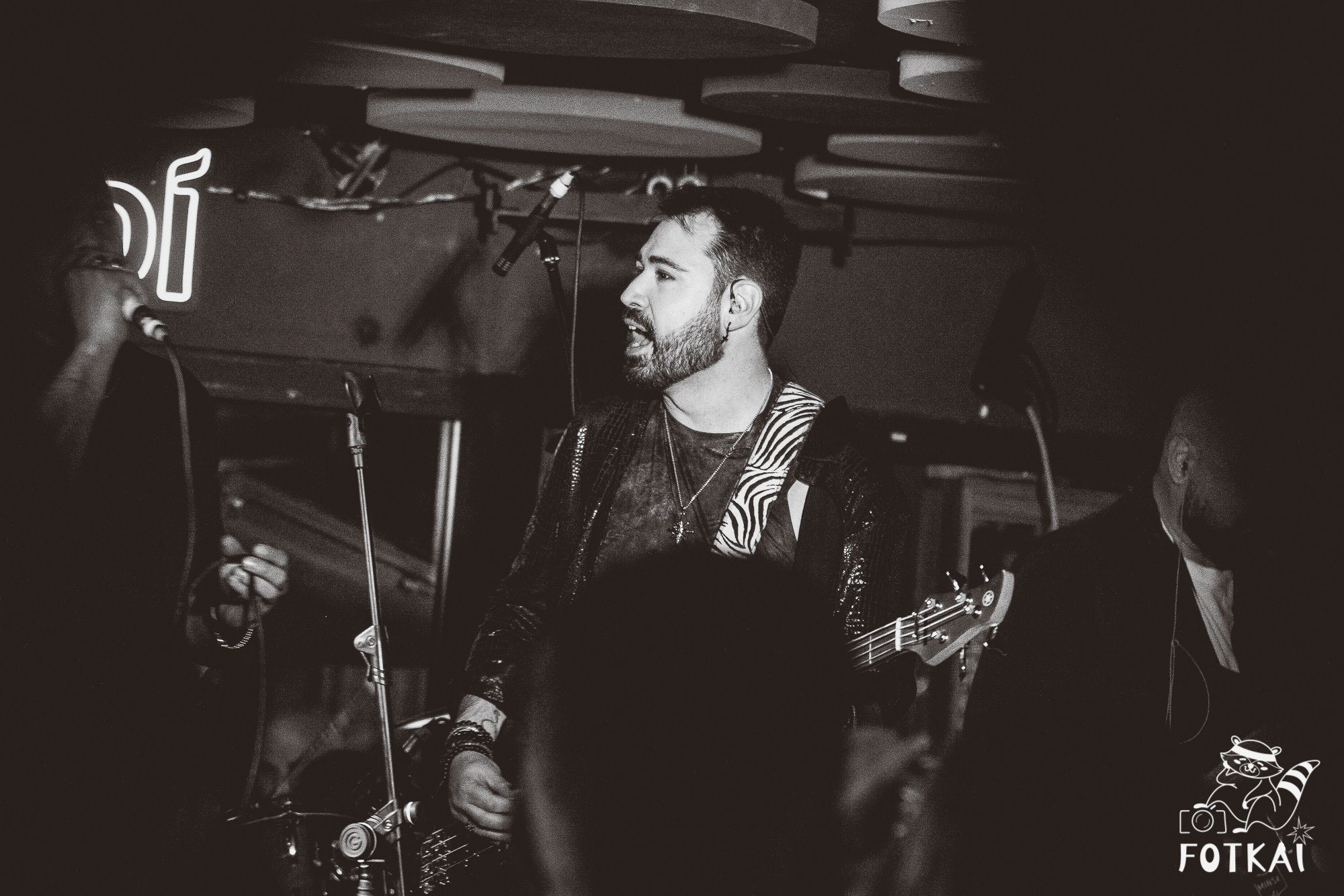 Концерт Delyrio в Confetti Playa Alicante — живое выступление группы, февраль 2026 | FOTKAI