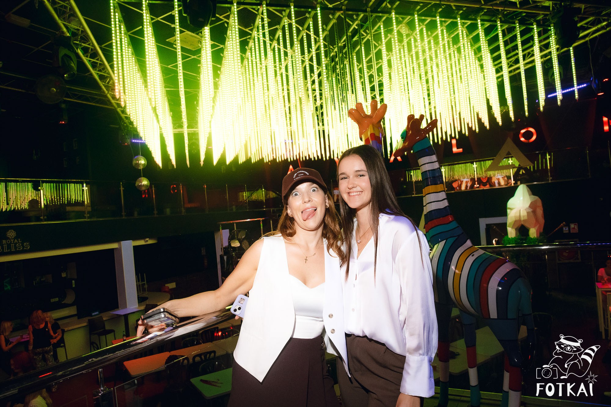 Oktoberfest Torrevieja 2025 в Avalon — Stones of the Coast, живая музыка и рок-атмосфера | Фоторепортаж FOTKAI