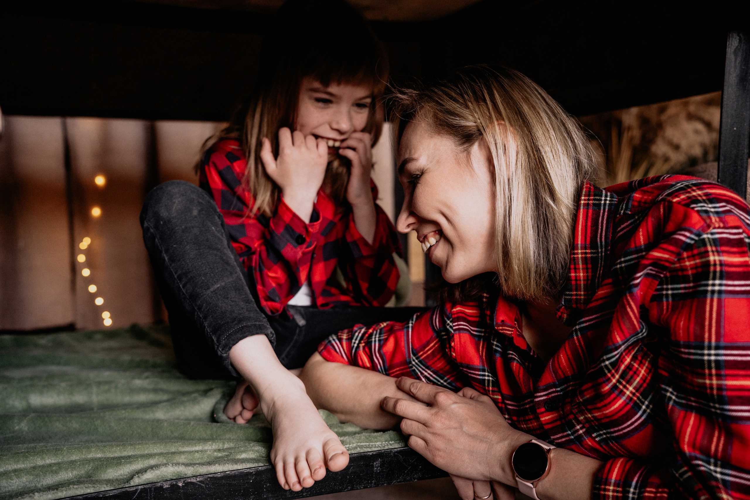 Studio Family Photography with Greenery – Fresh & Elegant. Alisa Tant — Family and newborn photographer Bucks County, Montgomery county, Philadelphia, NJ