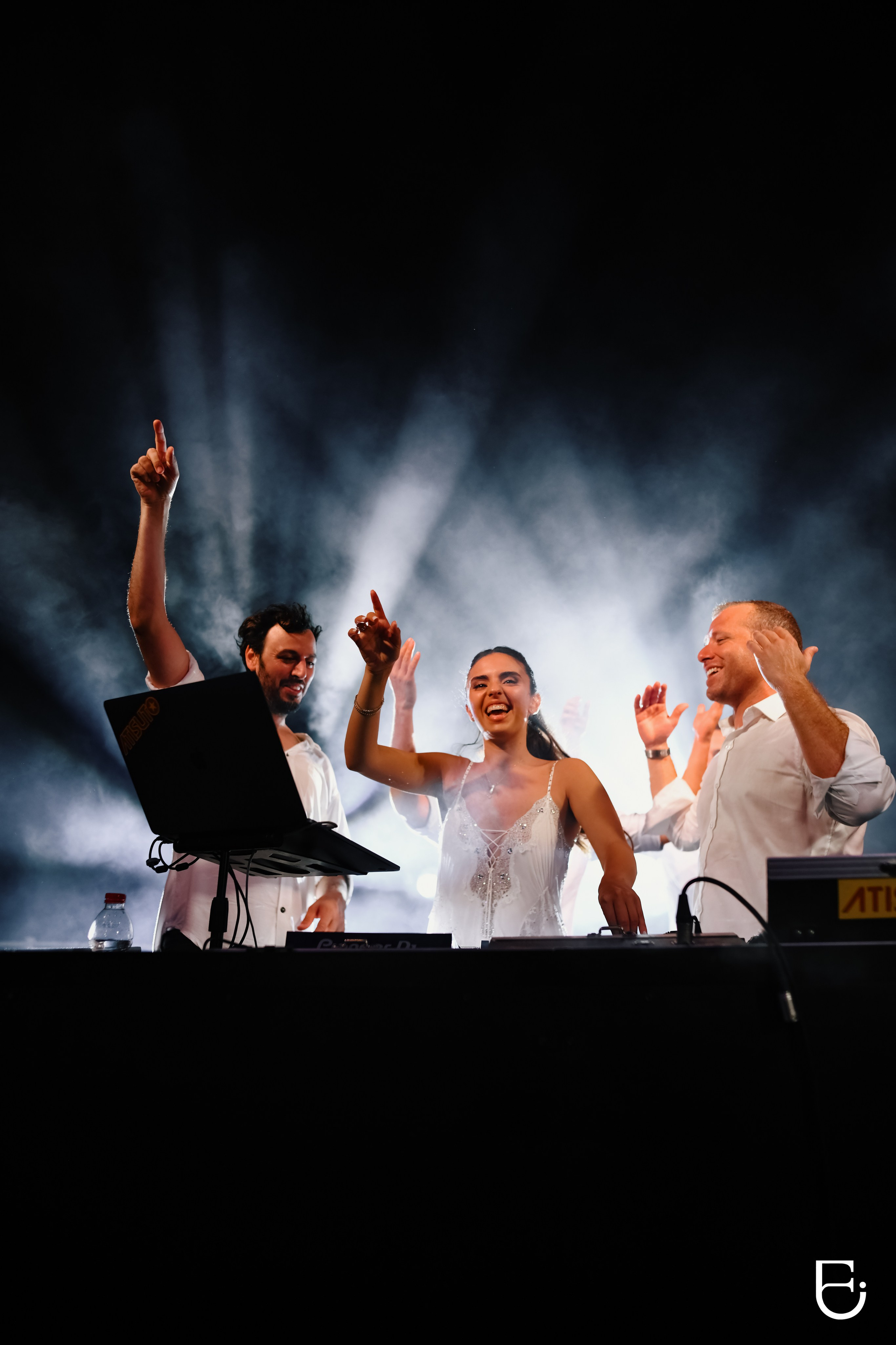 WEDDINGS. CAMELLIA ART PHOTOGRAPHY