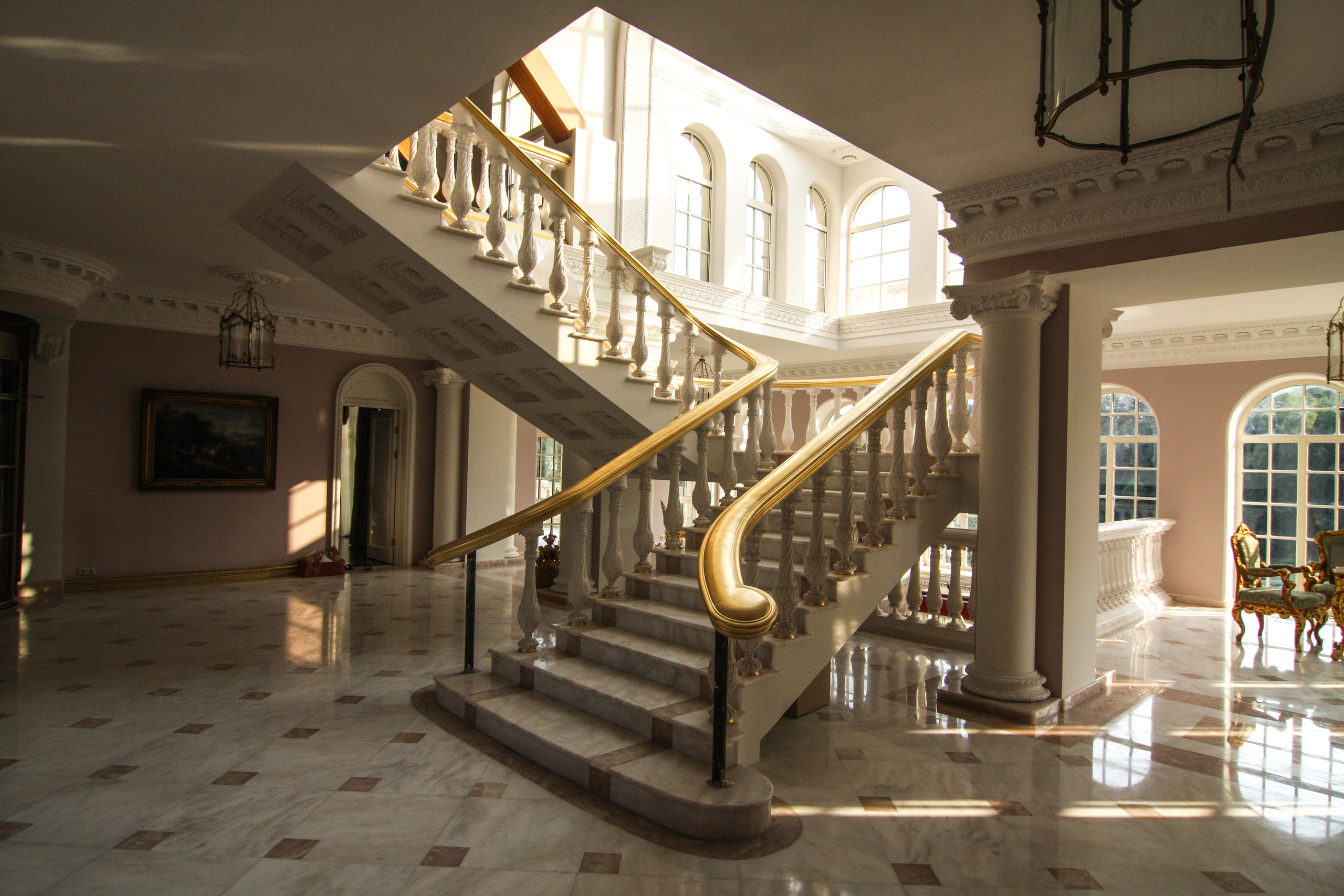 Pozdnakovo. Plaster molding