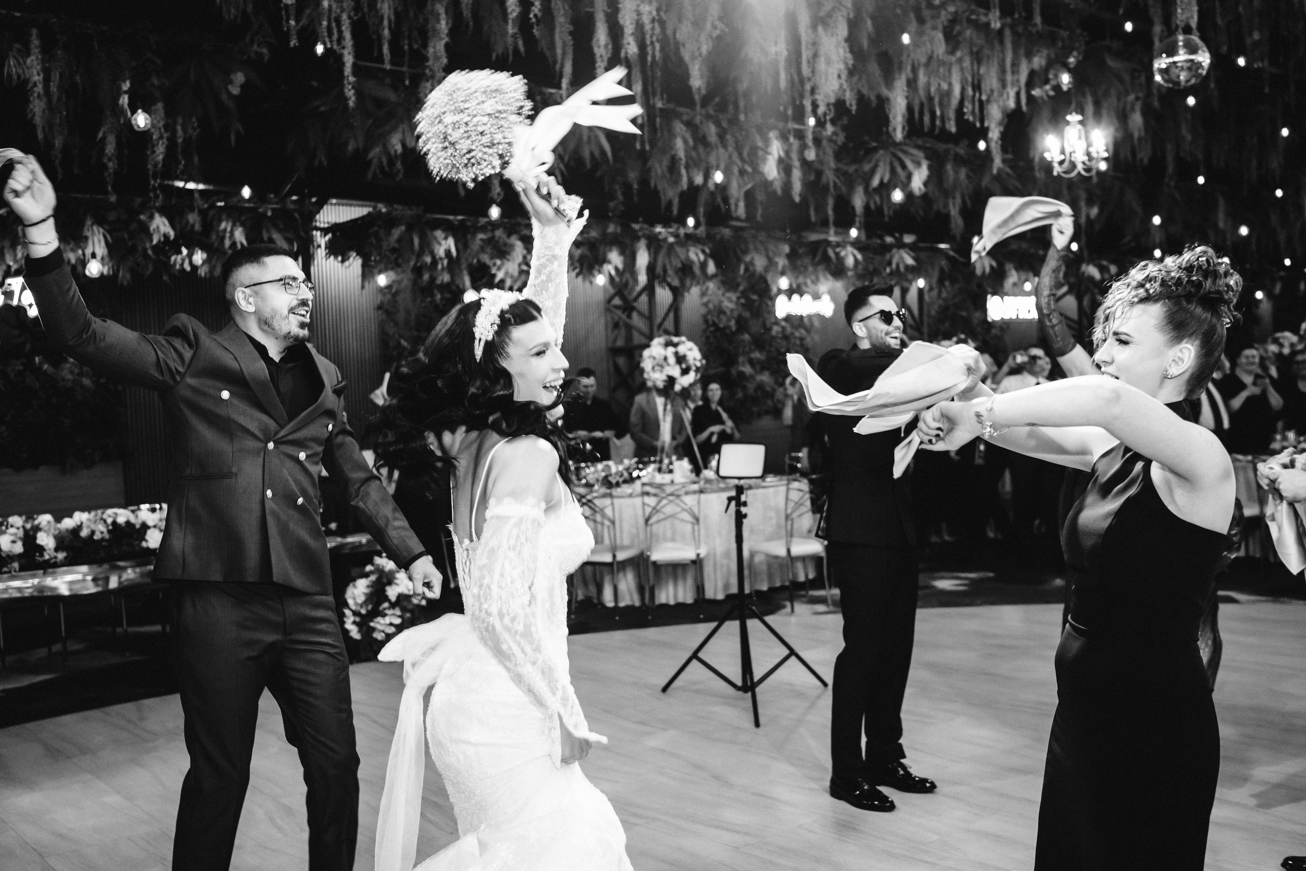 Stefania si Vladimir. Fotografi de nunta in Bucuresti, Iulia si Stefan Ovidiu