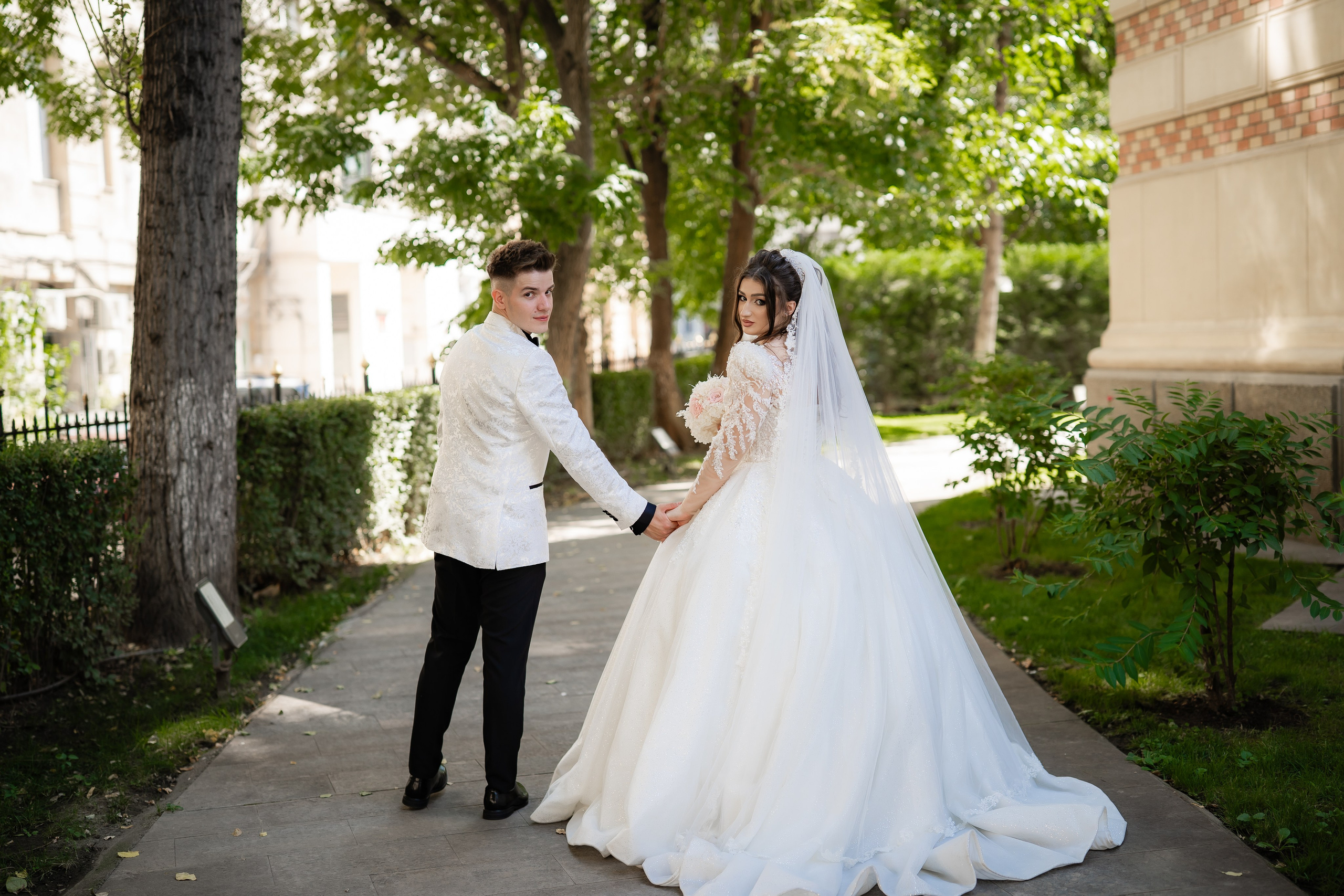 Nunta in mijloc de vara - Anne Marie & Cristian. Fotografi de nunta in Bucuresti, Iulia si Stefan Ovidiu
