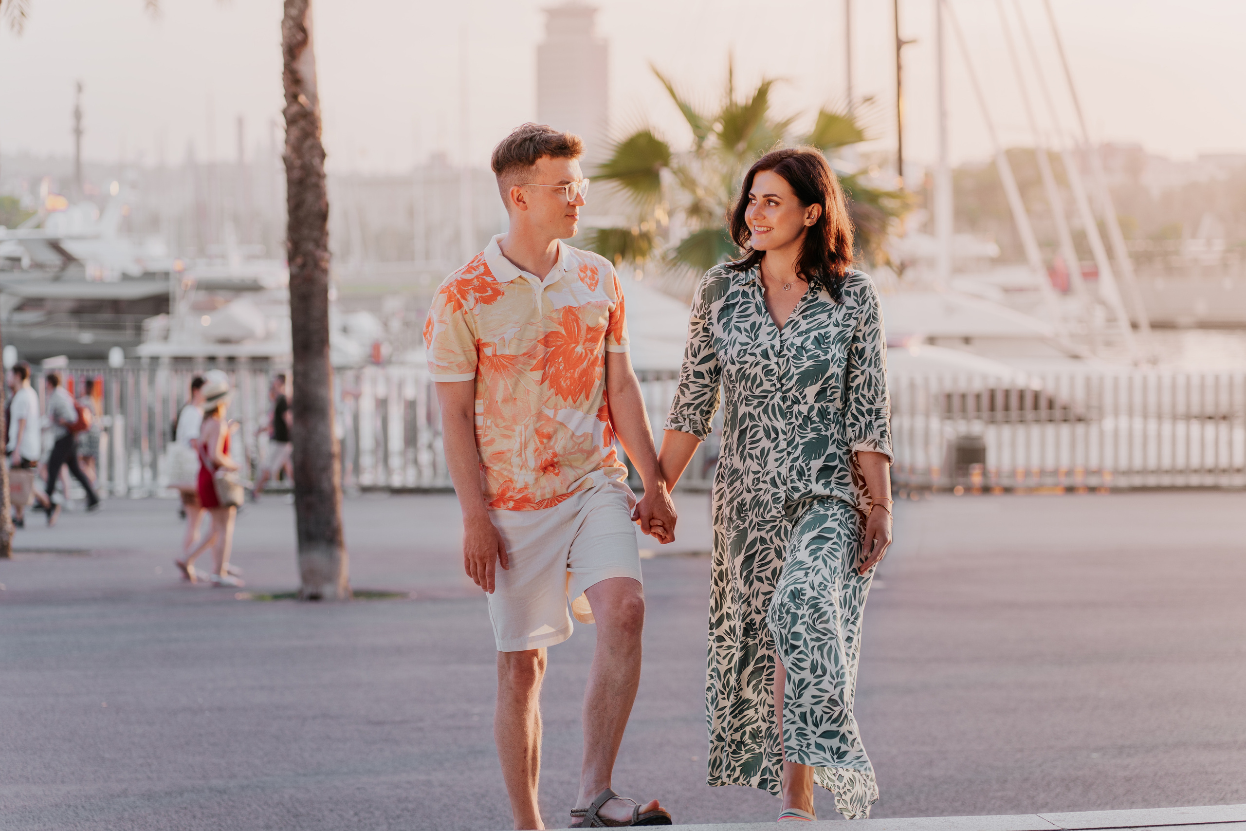 Free Barcelona Photo Guide. DiaFoto — Wow Photographer in Barcelona | Premium Barcelona Photoshoot Experience