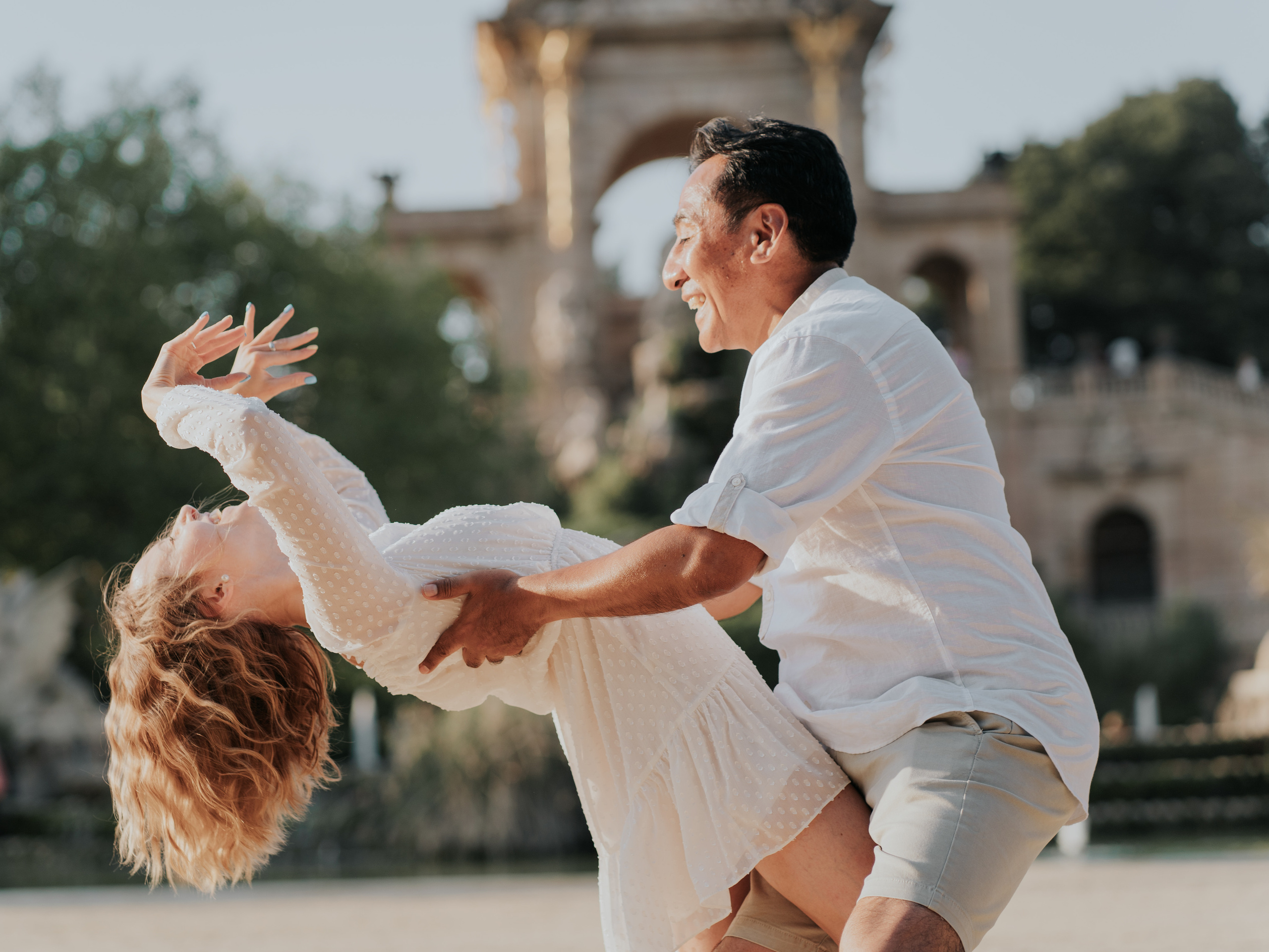 Free Barcelona Photo Guide. DiaFoto — Wow Photographer in Barcelona | Premium Barcelona Photoshoot Experience