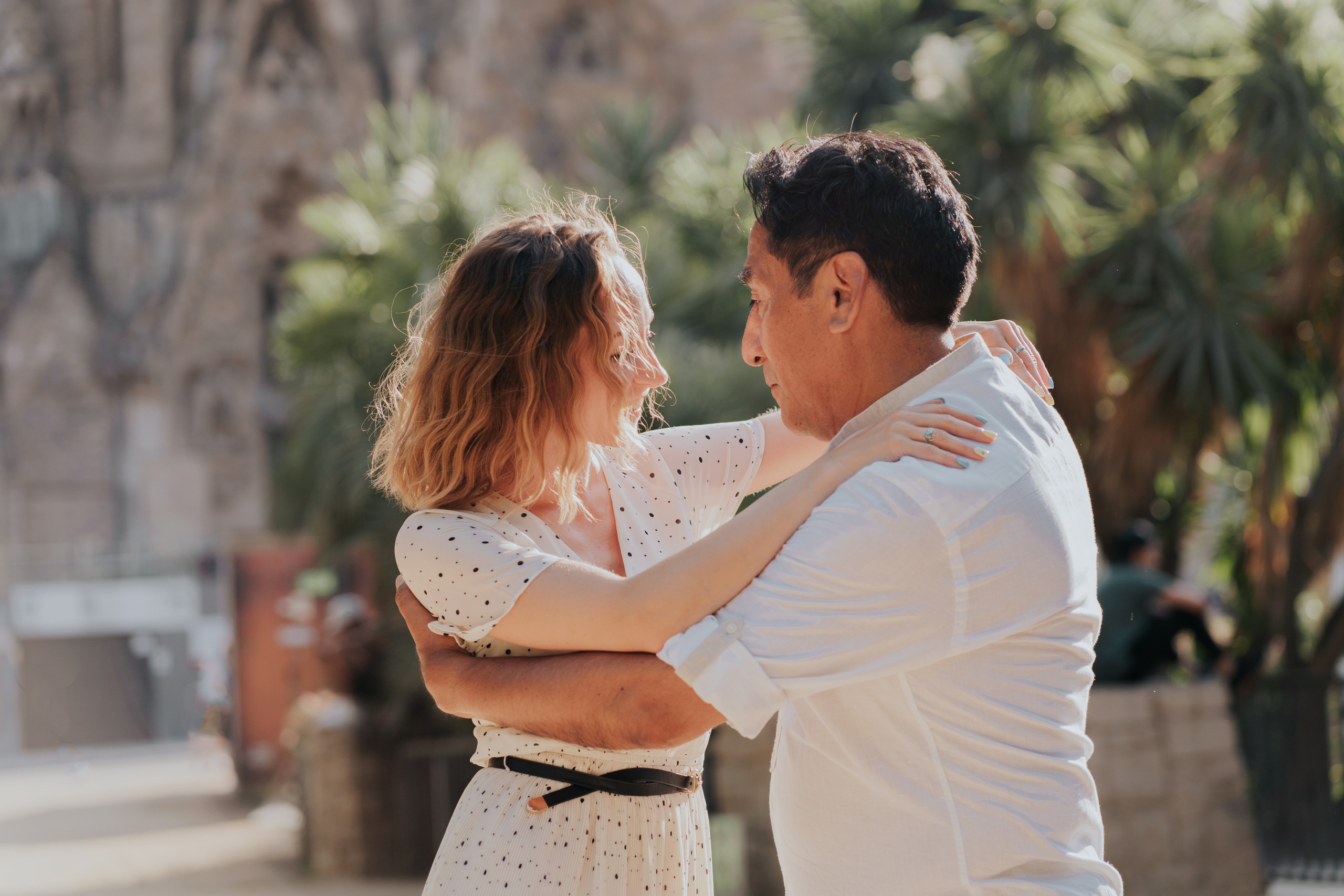 Free Barcelona Photo Guide. DiaFoto — Wow Photographer in Barcelona | Premium Barcelona Photoshoot Experience