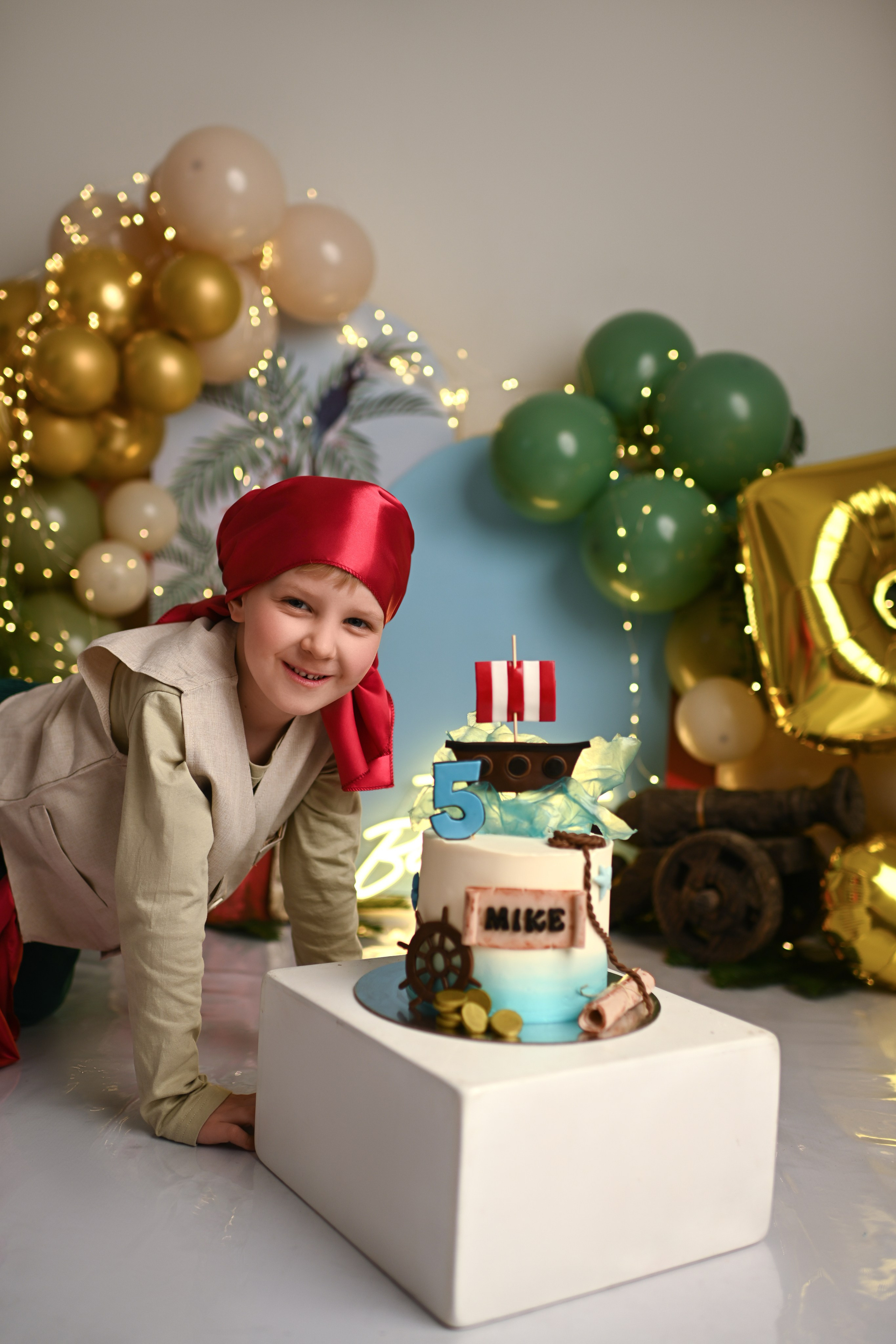 Cake Smash Fotoshooting zum ersten, zweiten Geburtstag. Neugeborene, Baby Fotografin in Düren (NRW) - Vitalina Unruh