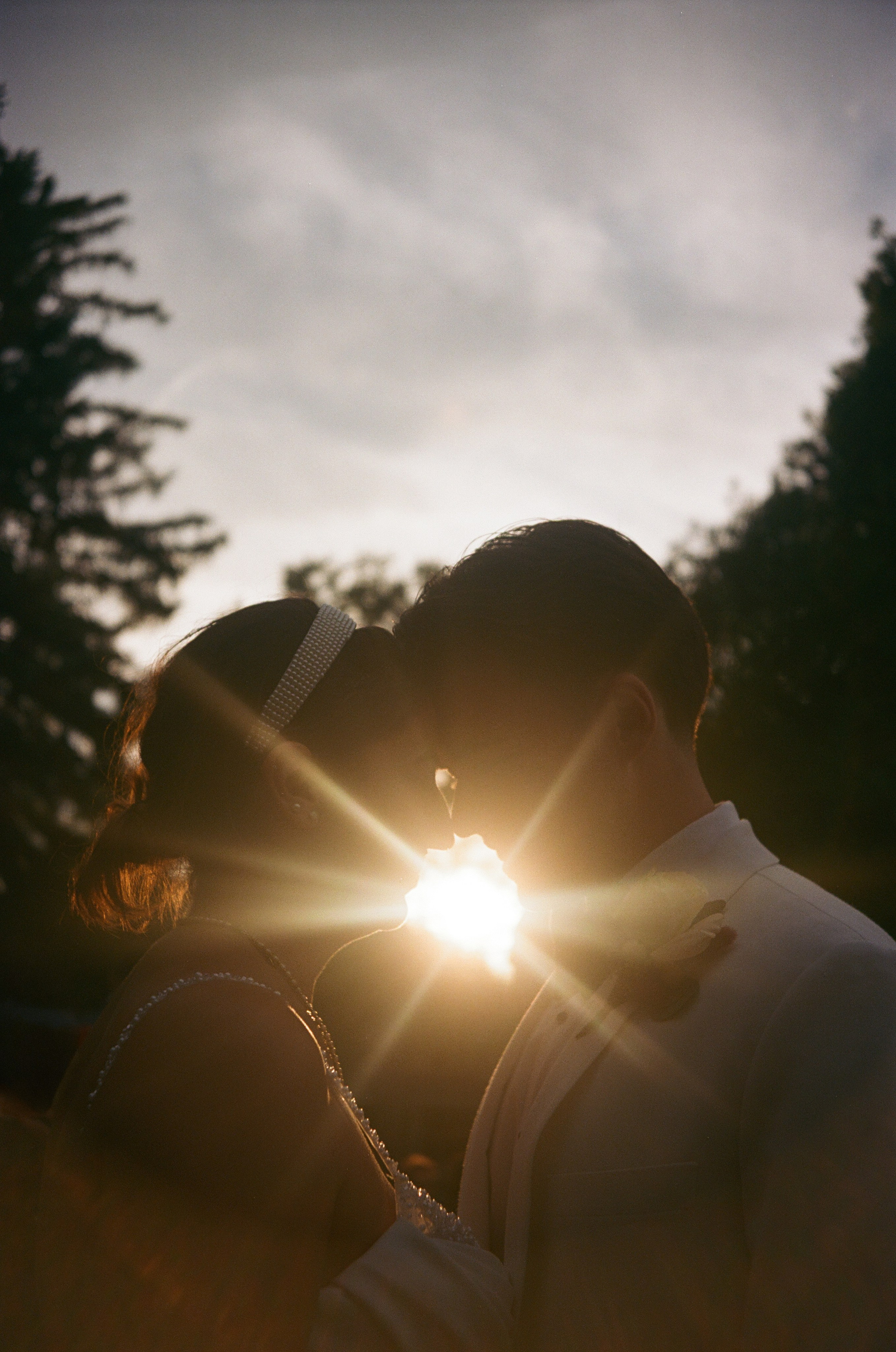 Wedding of Cassandra and Loïc in Beaconsfield, Montreal. Wedding and Family Photography Montreal Muriel Oe Photo