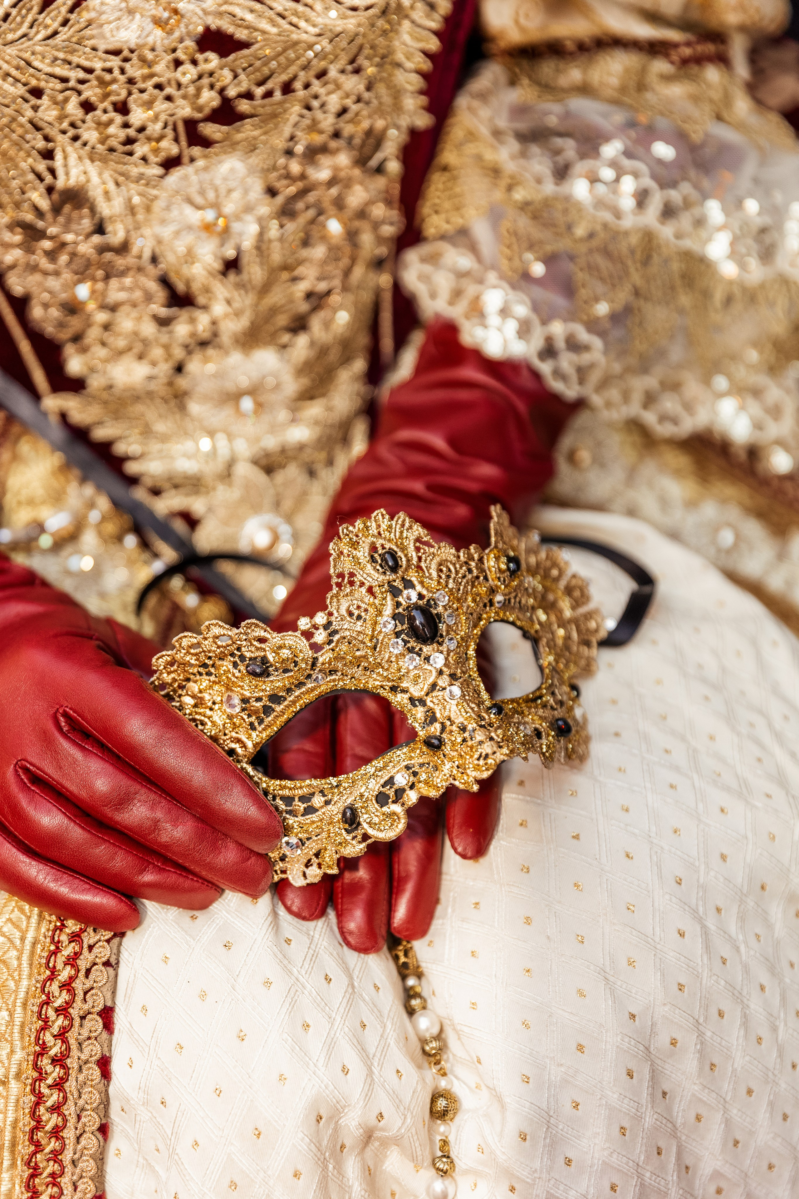 Aleksandr & Ekaterina in venetian carnival