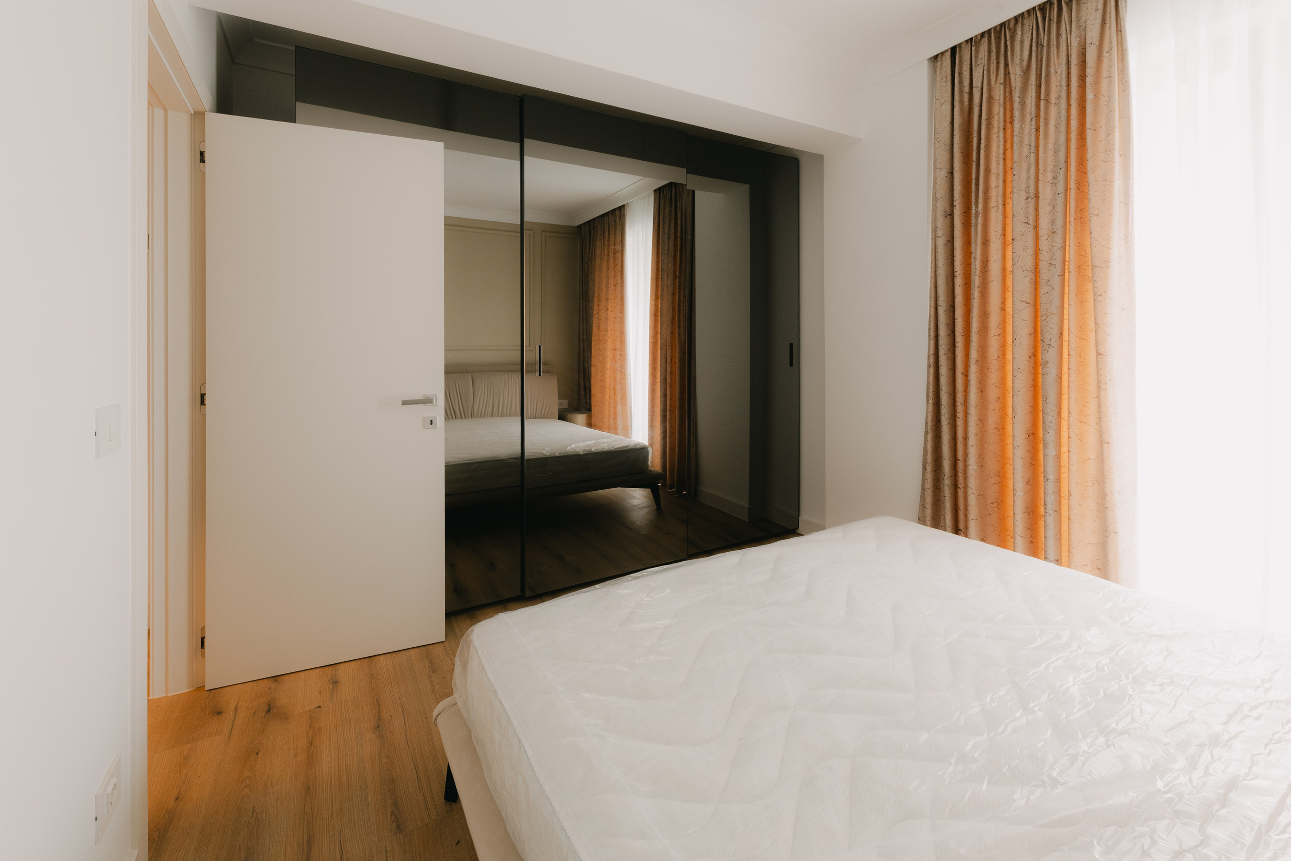 Imobiliare & Interioare - Foto