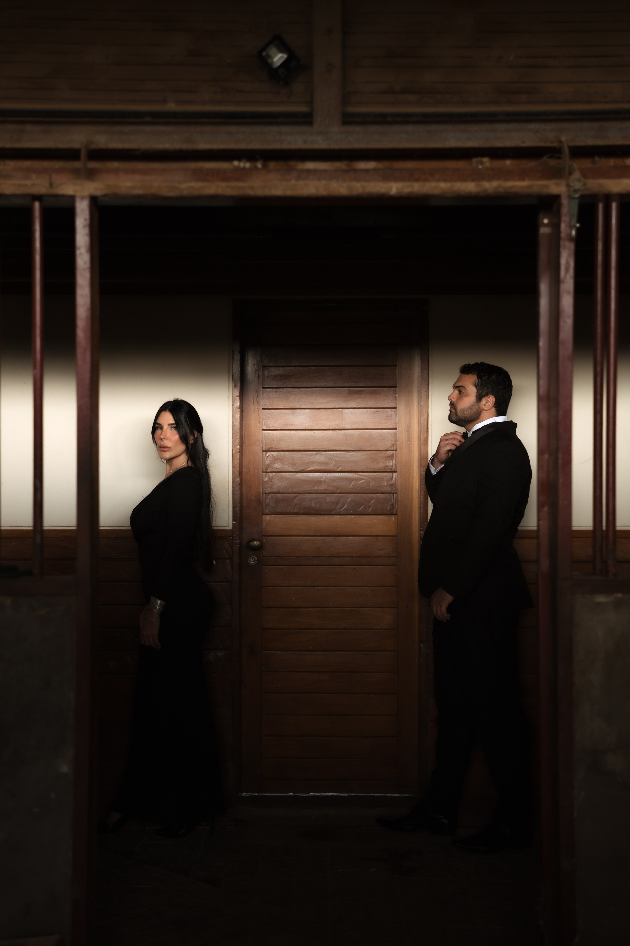 Um pré-casamento no campo em Minas Gerais com cavalo, paisagem natural e retratos com estética clássica. Fotografia para casais que desejam um ensaio sofisticado, emotivo e com linguagem editorial.