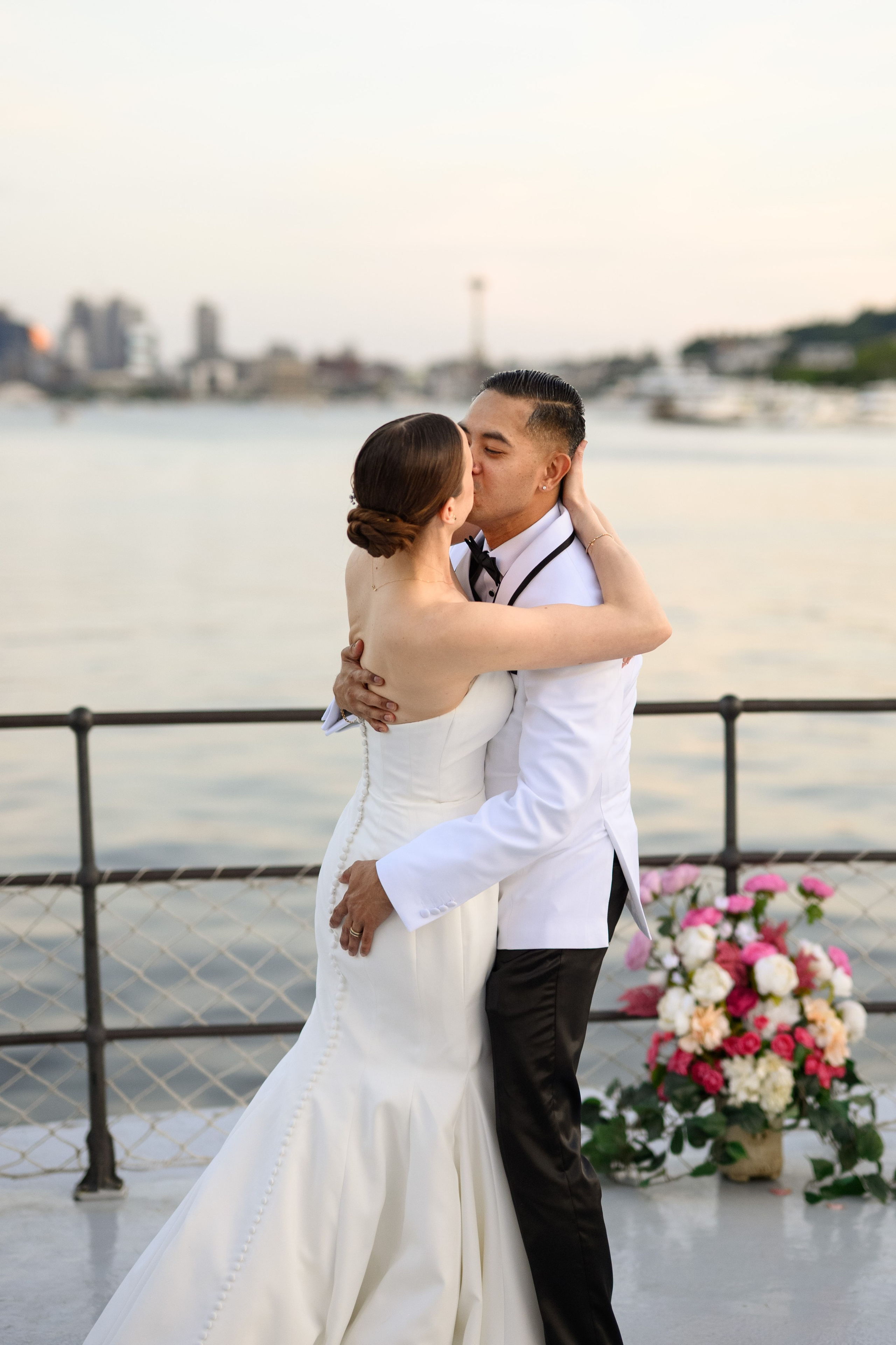 Kevin & Katie. Wedding & portrait photography in the Seattle Area. Helen Michelle photographer