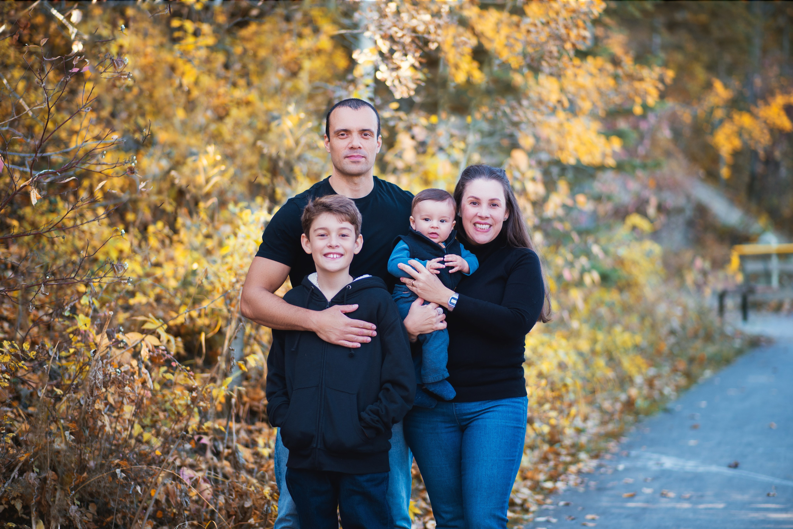 Manuela’s Family. Carlos Lima Photography — Photographer in Calgary