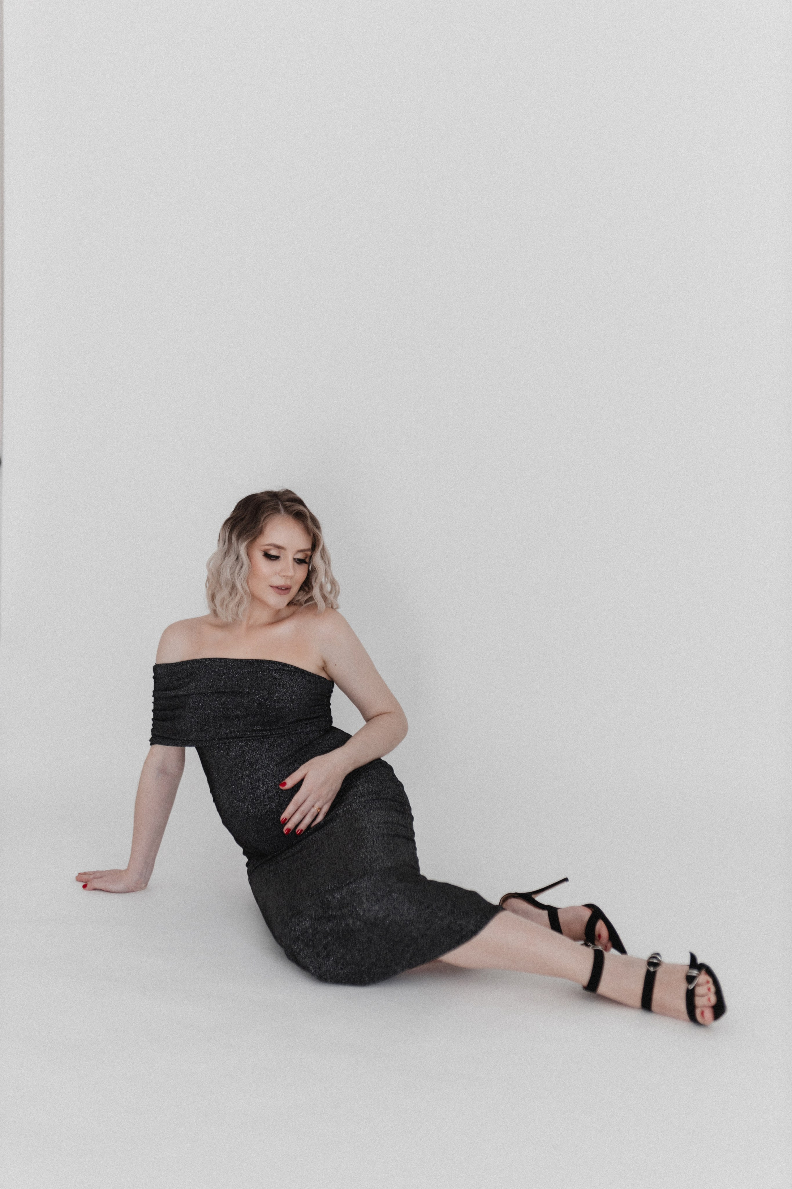 Babybauch Shooting im Fotostudio | Schwangerschaftsfotos in Bochum. Hochzeitsfotografin Bochum | Halyna Reiche Fotografie NRW