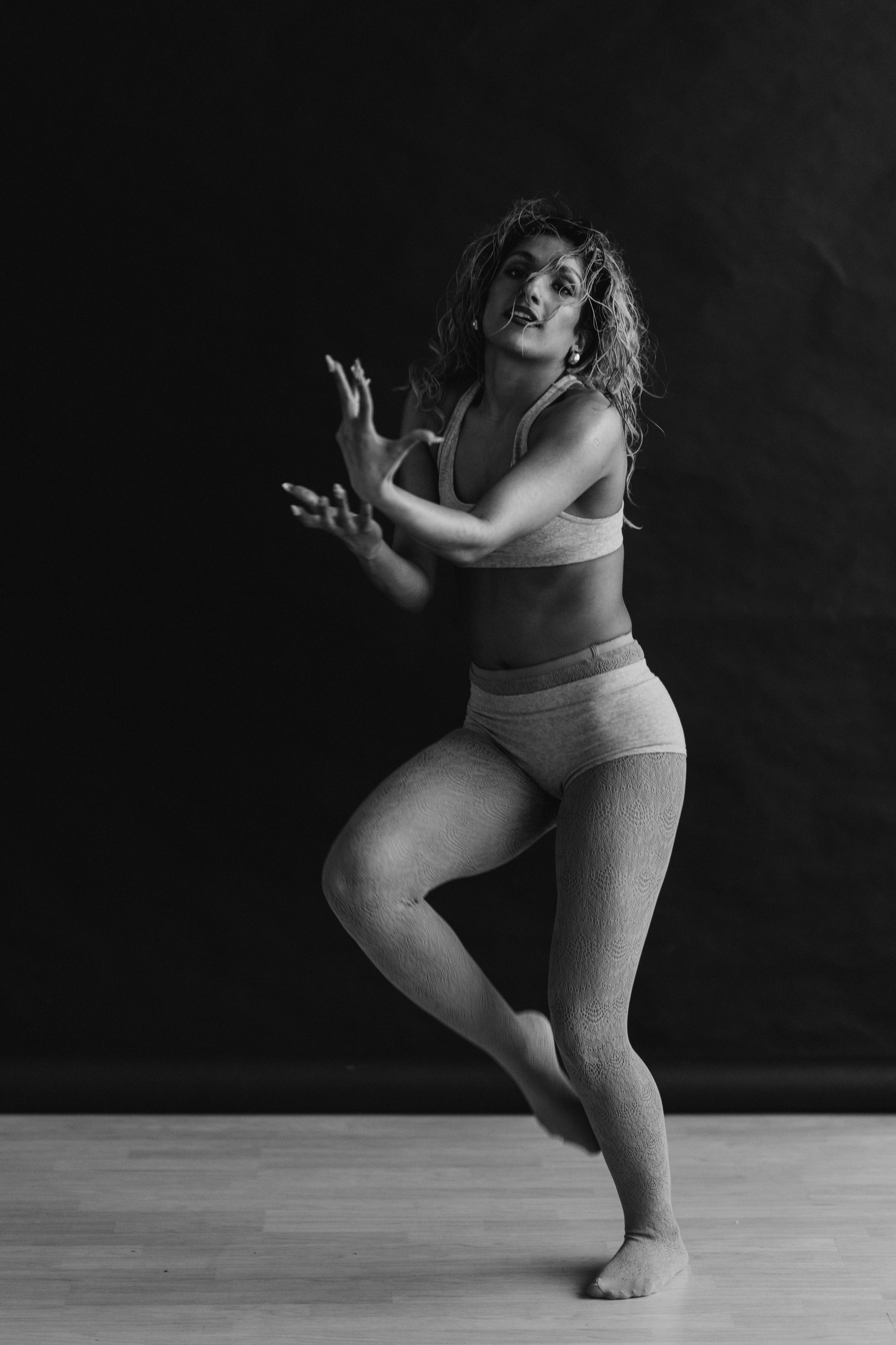 DANCERS. Victoria Olonen – Cinematic Portrait Artist | Helsinki & Europe