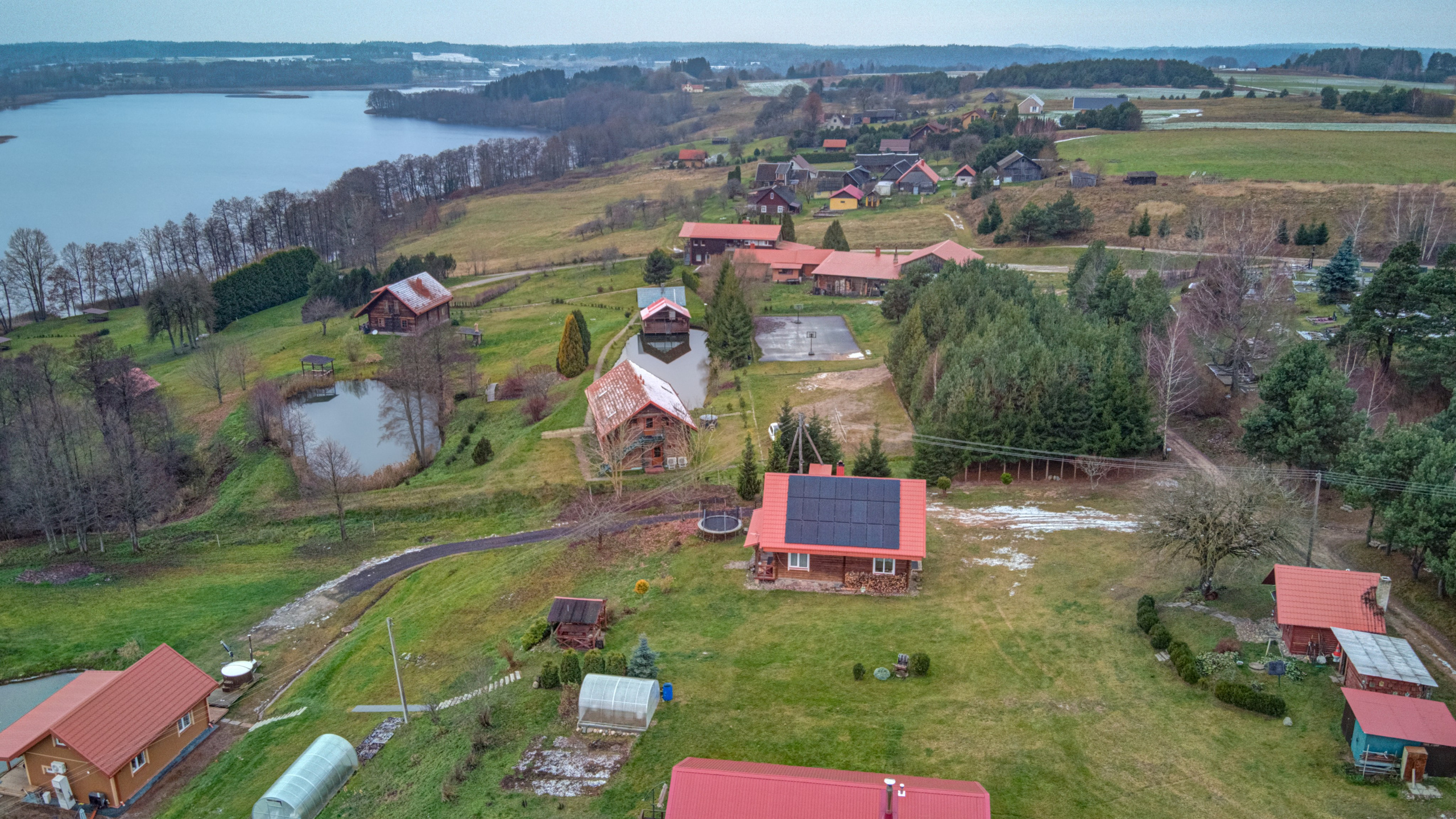 Trakų raj. sodyba. Elina Sapiega fotografė Vilniuje