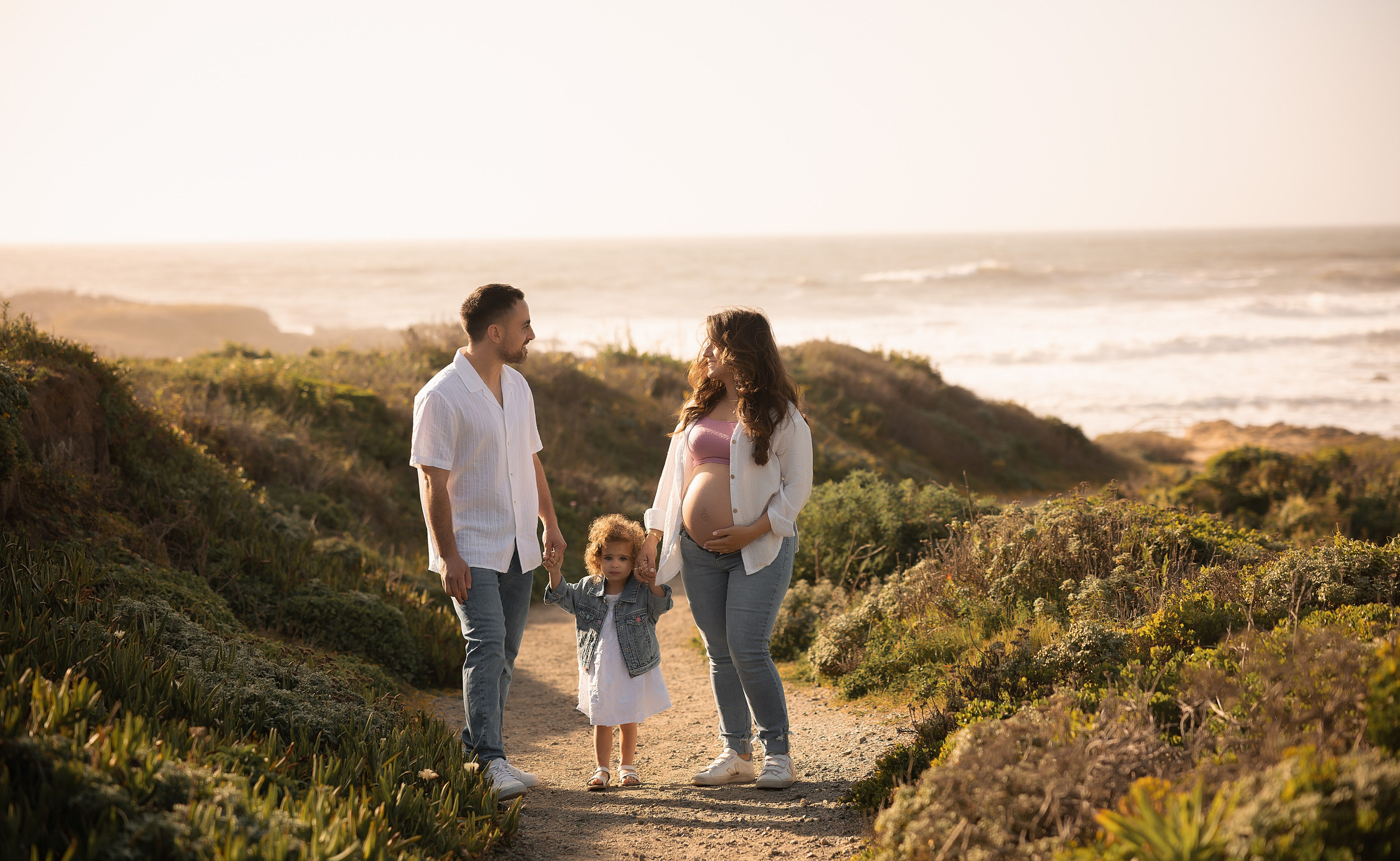 FAMILY & MATERNITY PHOTOGRAPHY. Couples & Families photographer in Bay Area, San Jose, California
