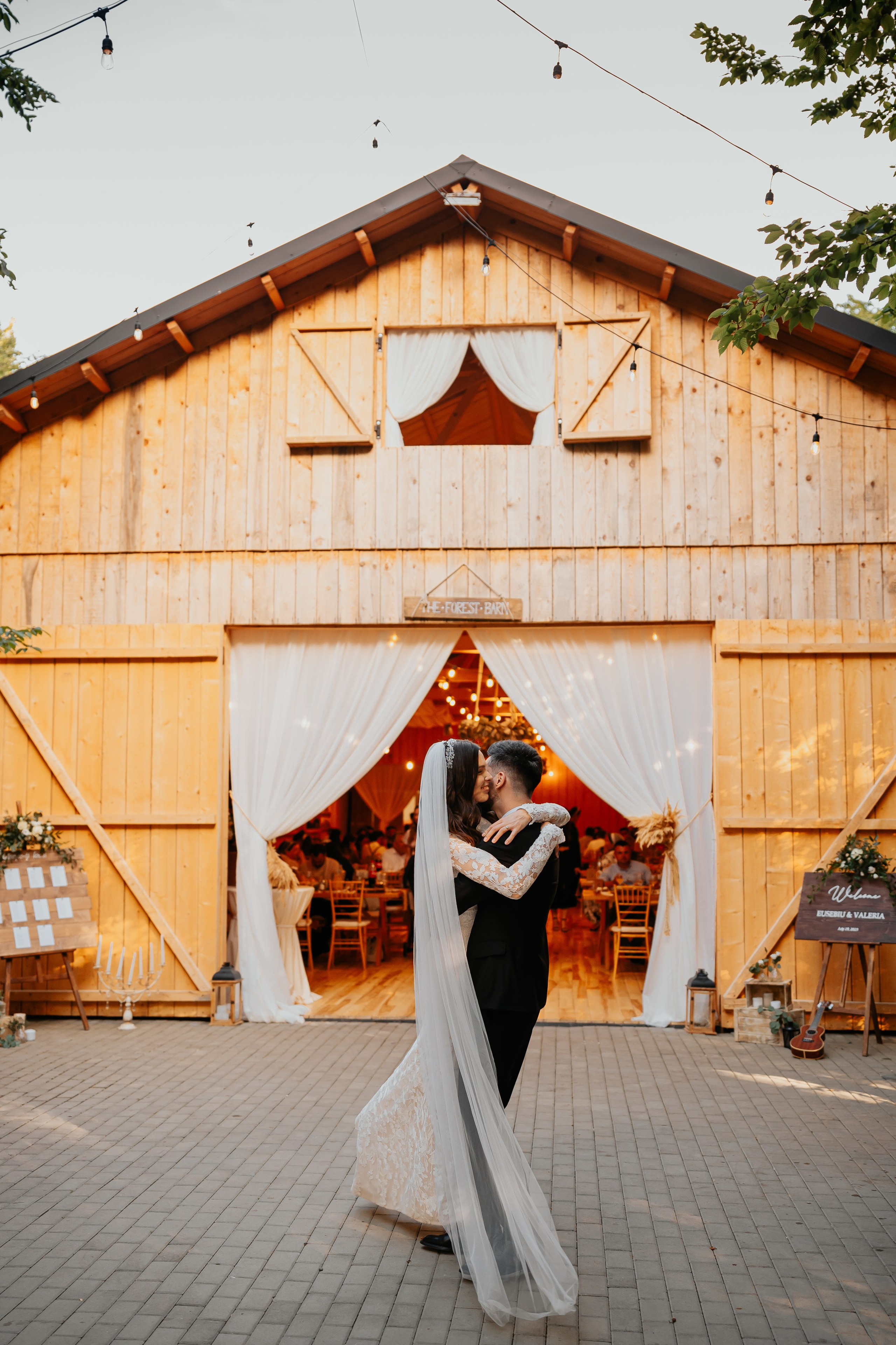 E & V. Fotograf Nunta Iasi - Hearts & Pictures