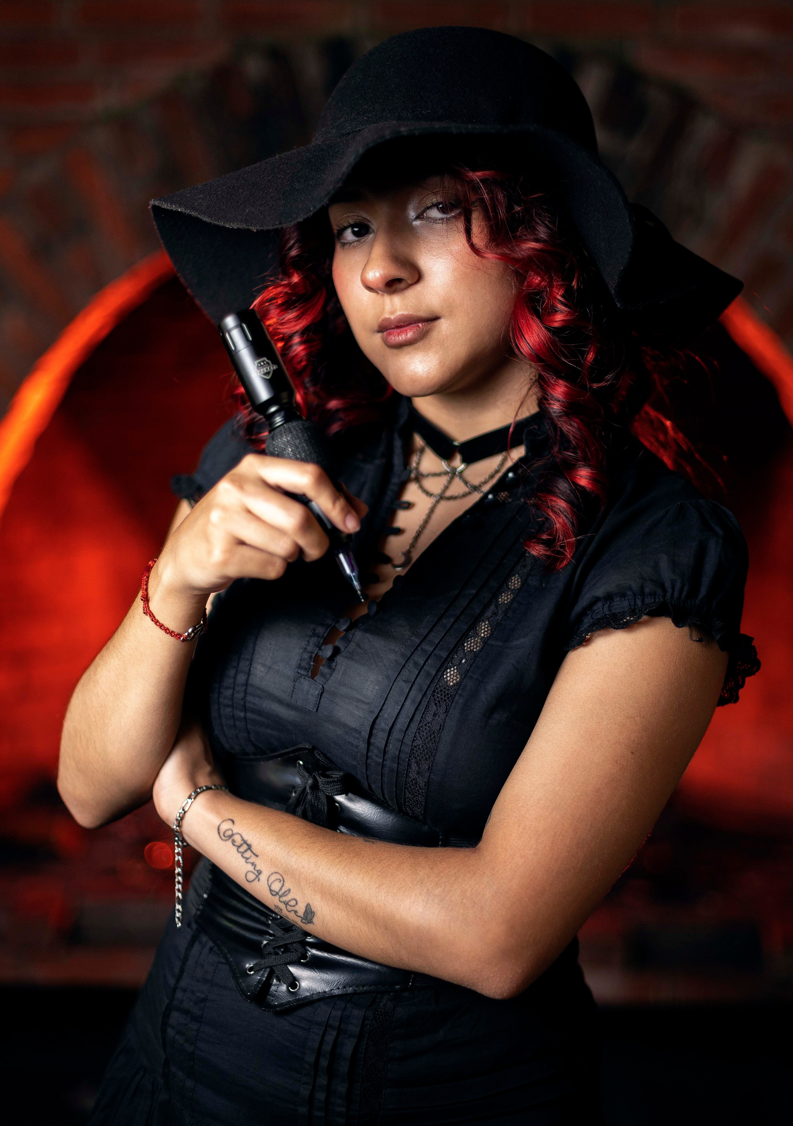 Estilo único sesión al aire libre sesión de Halloween ideas para hacer fotos. Fotografía profesional para su evento en Caldas por SERFOTOGRAFÍA