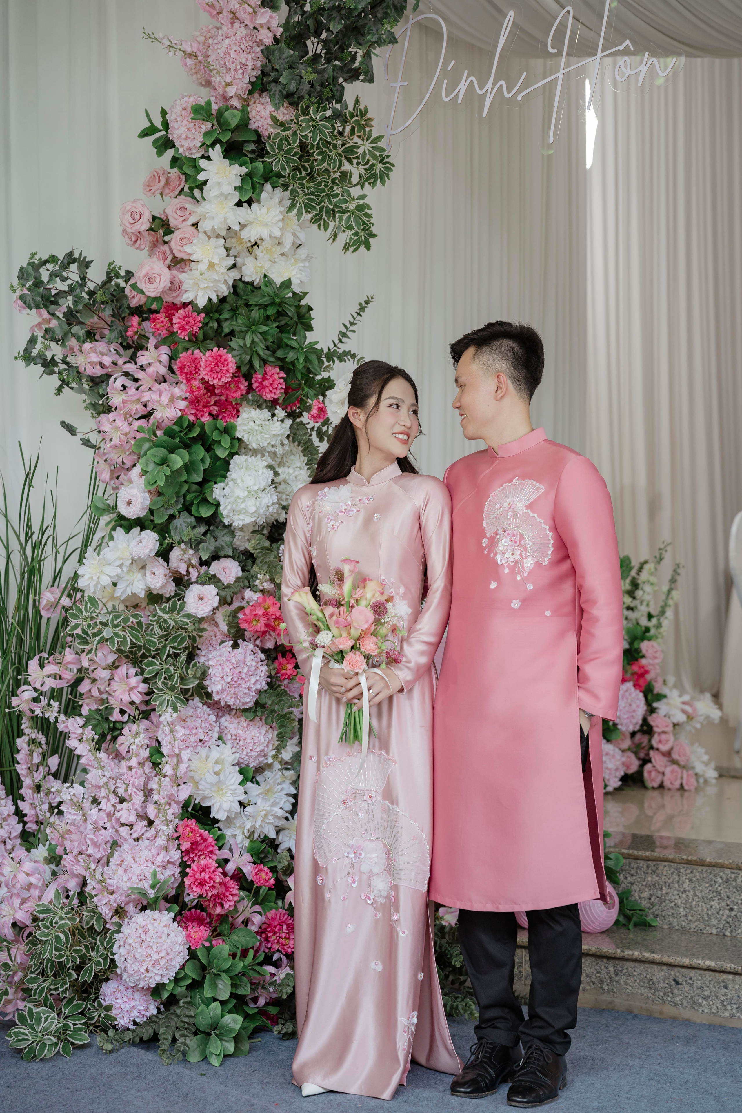 LINH & HUYEN. WEDDING PHOTOGRAPHER IN VIETNAM
