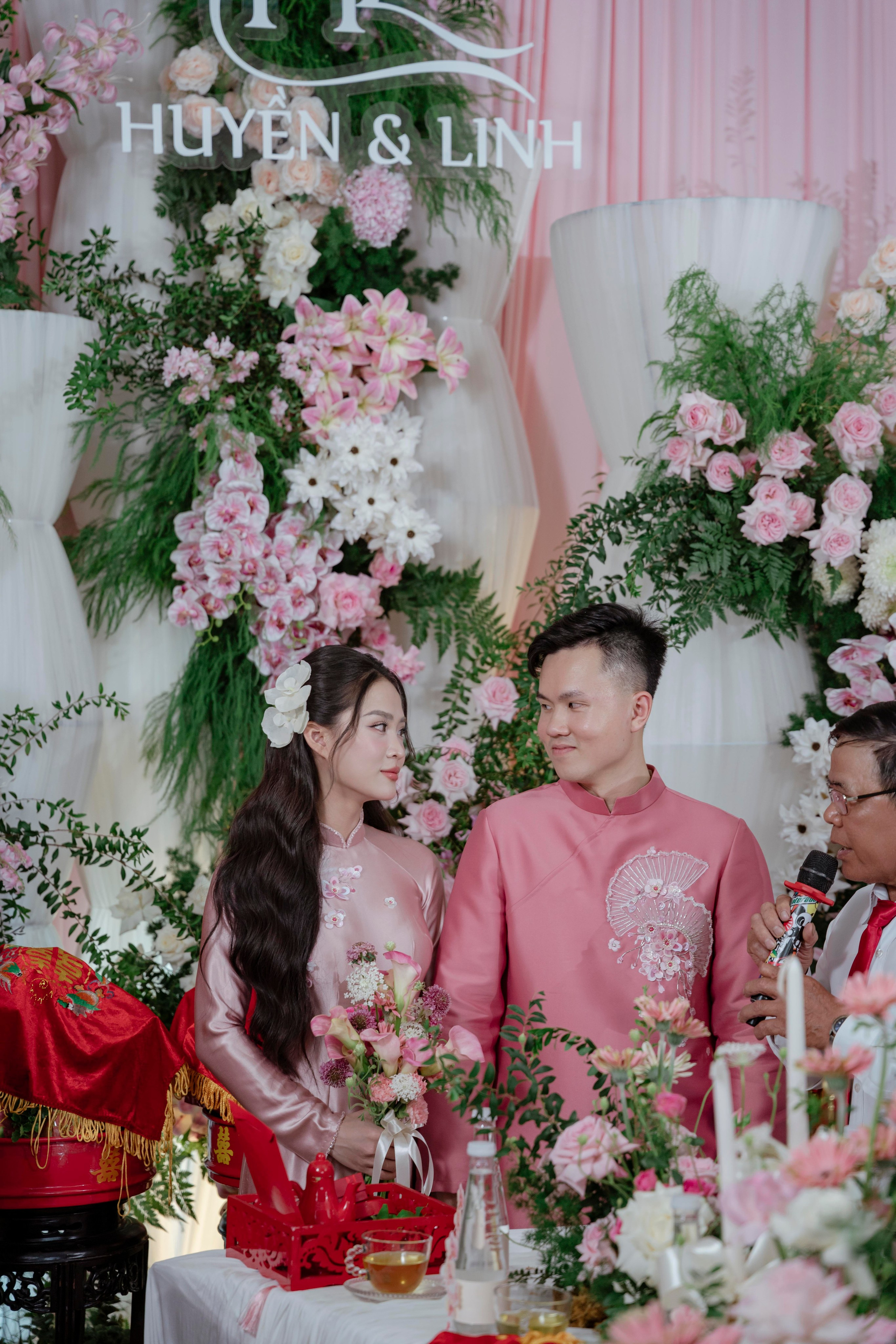 LINH & HUYEN. WEDDING PHOTOGRAPHER IN VIETNAM