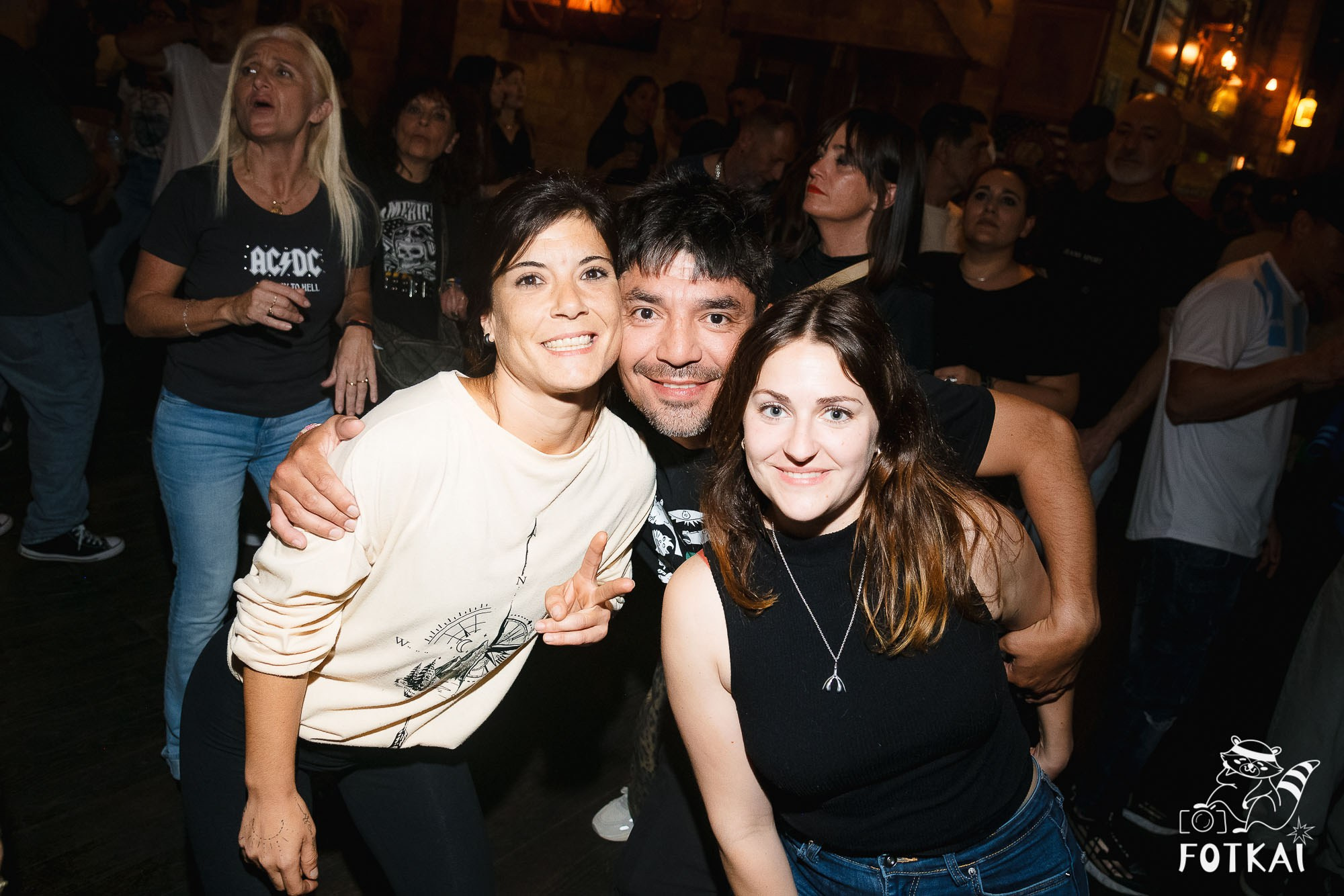 Los Ekilibristas de la Cuerda Floja — Фото с концерта в Торревьехе, 2026 | FOTKAI