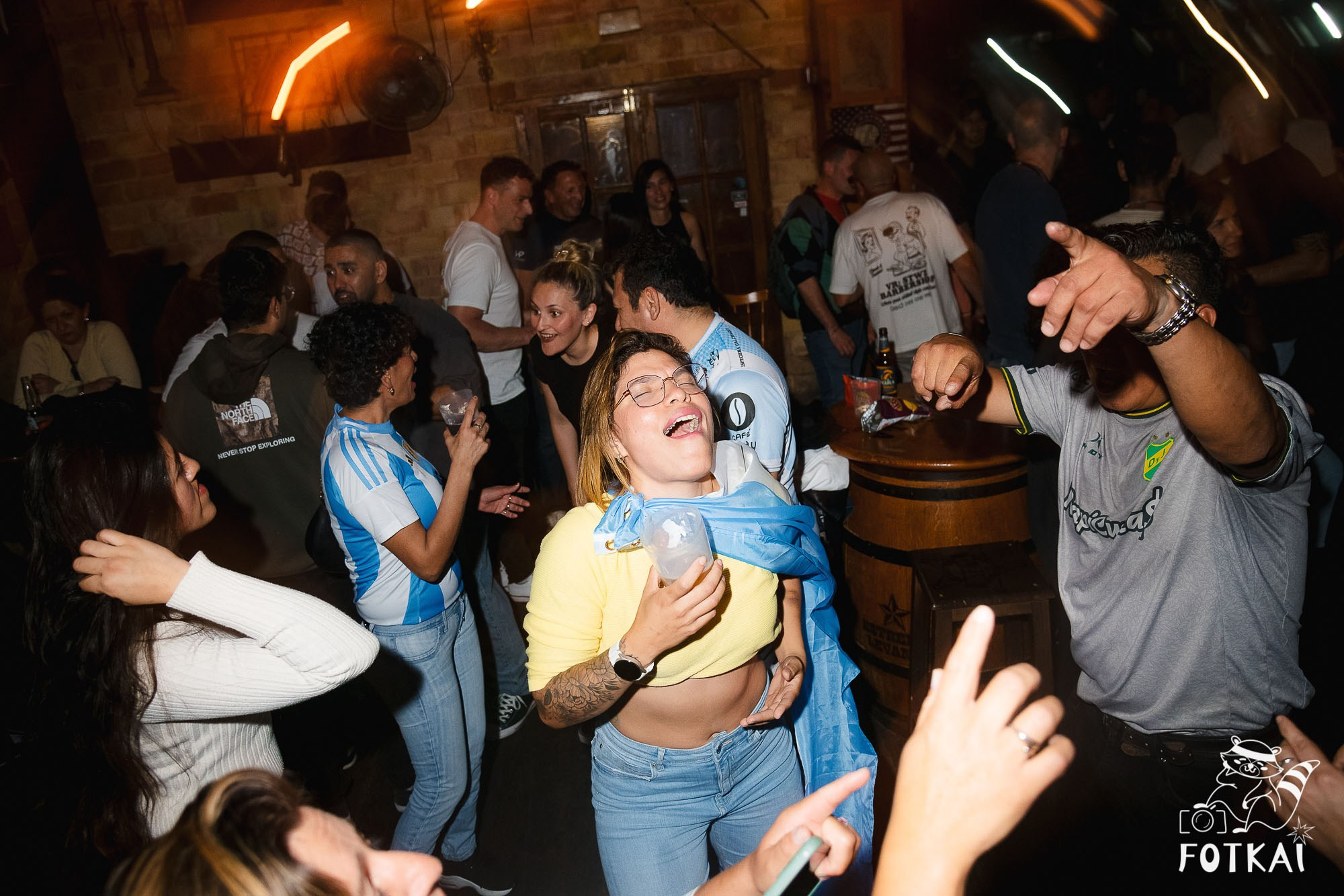 Los Ekilibristas de la Cuerda Floja — Фото с концерта в Торревьехе, 2026 | FOTKAI