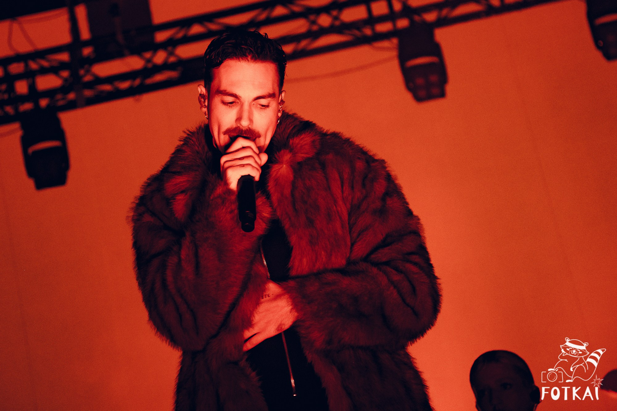 Фотоотчёт с концерта Miss Caffeina 27 марта 2026 в Аликанте | FOTKAI