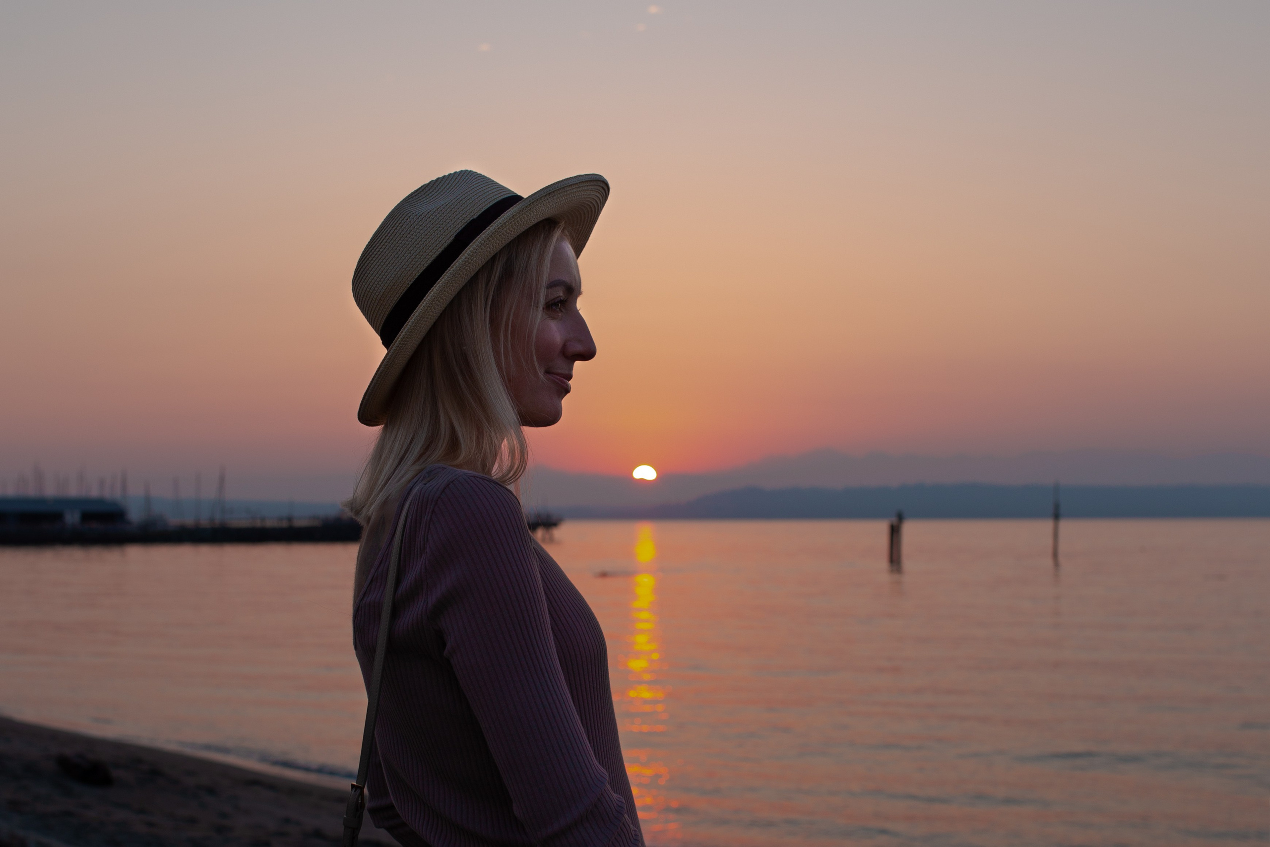 Waterfront Photoshoot. YuAnna studio. Family & Kids Photographer in Seattle area, located in