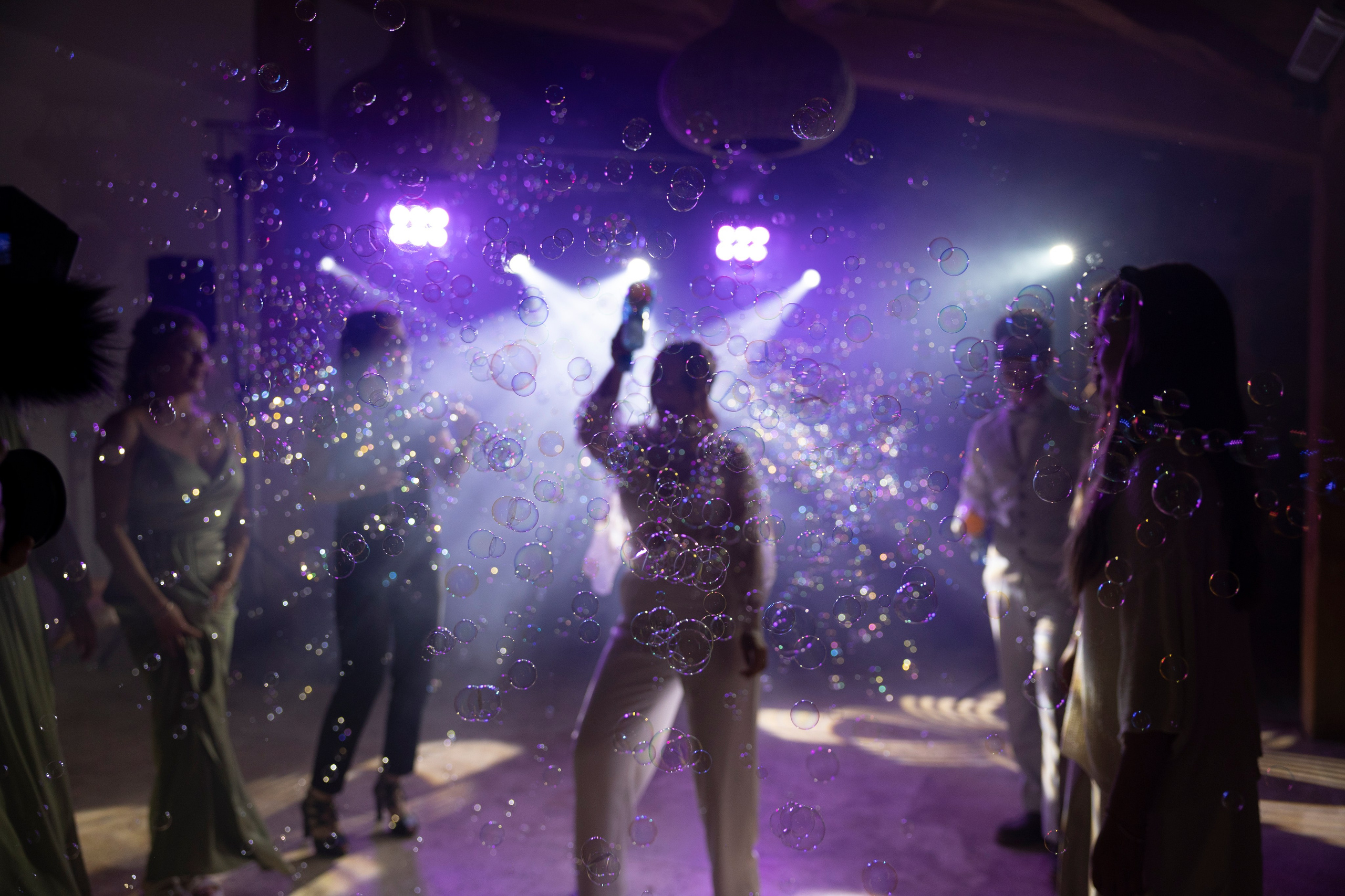 Modern Château Wedding in Occitanie — Domaine de Merlac. Eugénie Smirnova — Wedding & Elopement Photographer in Southwest France